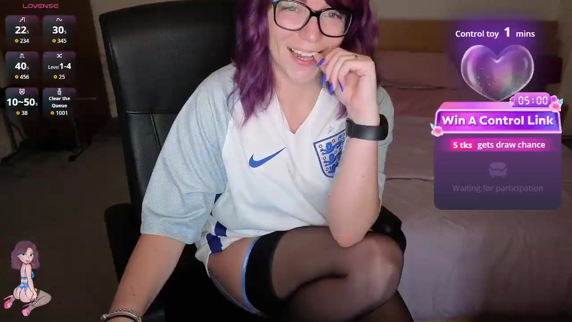 Gallery image thumbnail from size2shoes's myfreecams stream on, 07/05/2026, 22:24 image 9 of 20