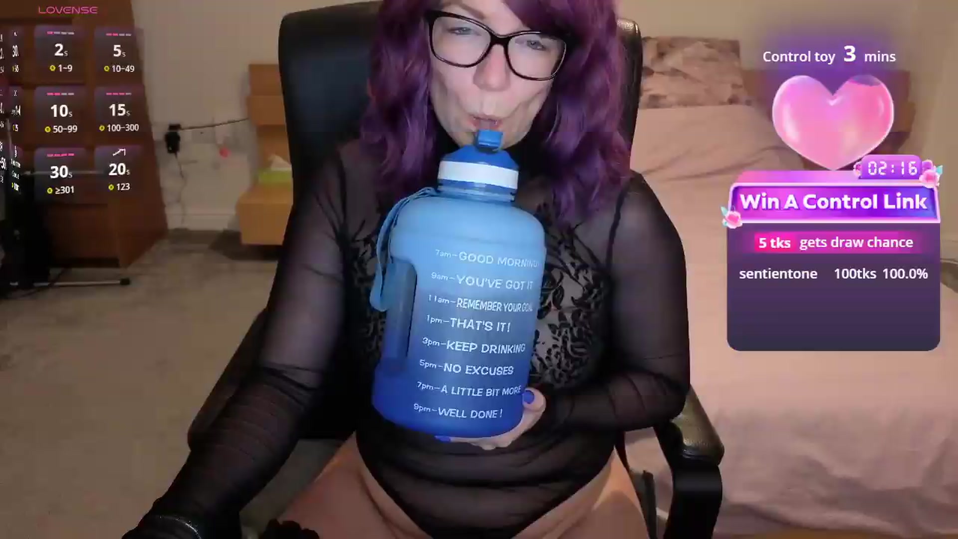 Gallery image thumbnail from size2shoes's myfreecams stream on, 08/03/2026, 01:40 image 13 of 20