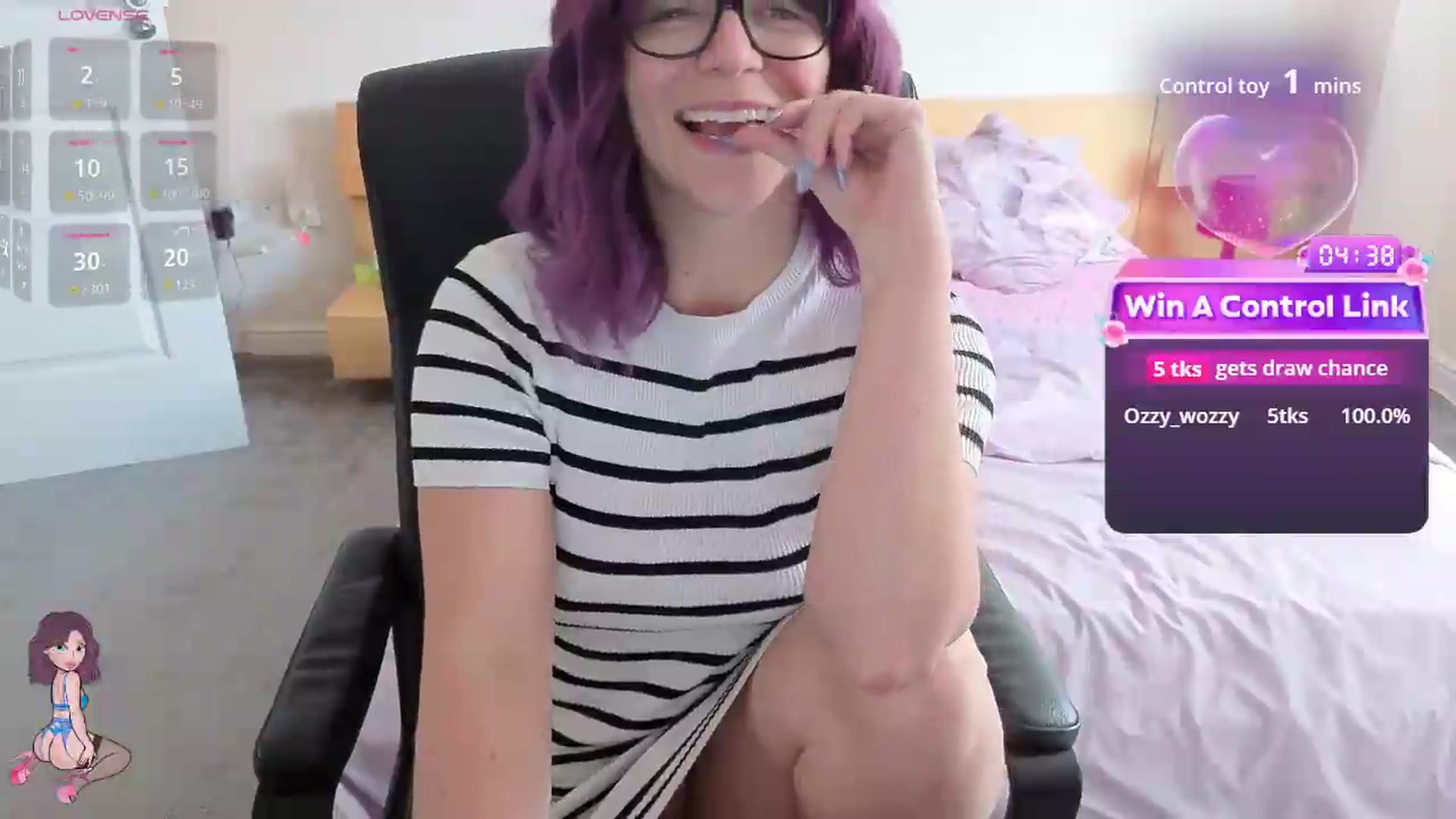 Gallery image thumbnail from size2shoes's myfreecams stream on, 08/20/2026, 10:51 image 11 of 20