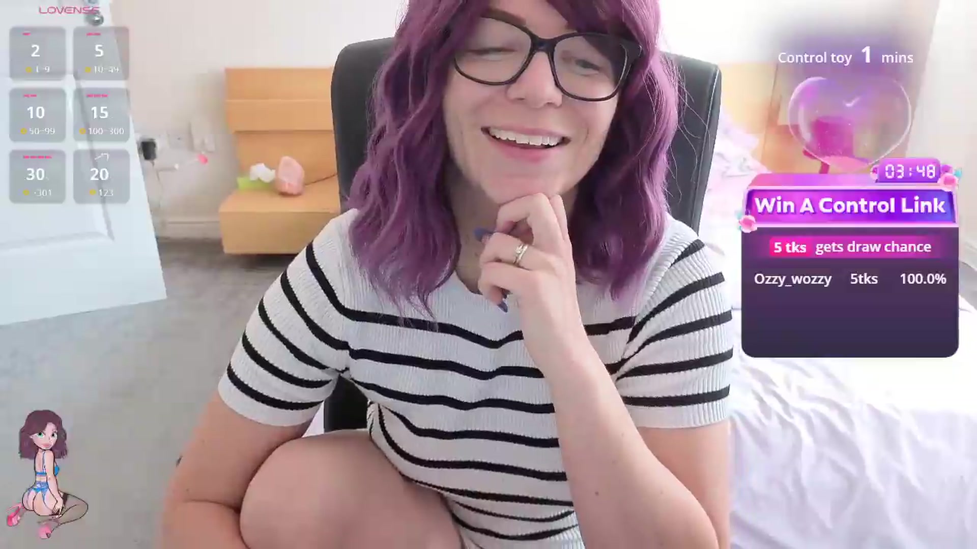 Gallery image thumbnail from size2shoes's myfreecams stream on, 08/20/2026, 10:51 image 16 of 20