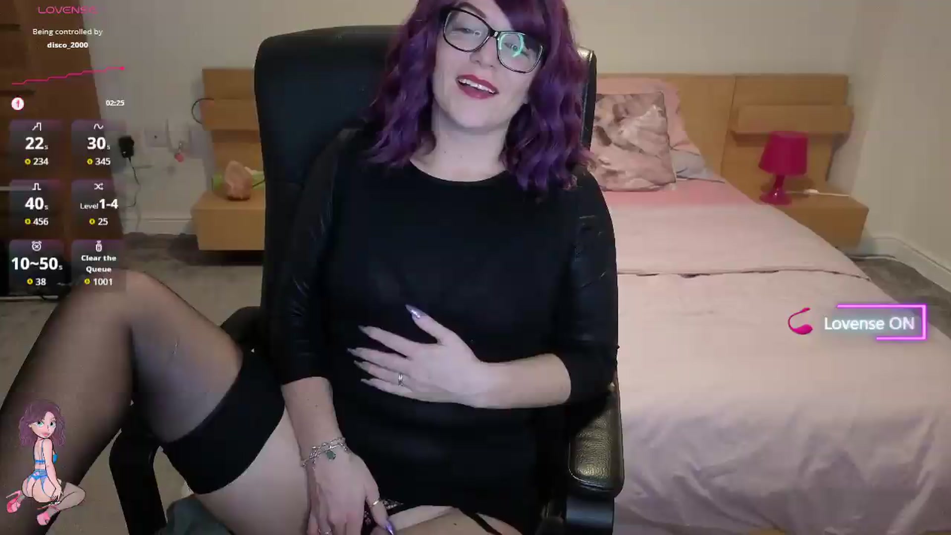 Gallery image thumbnail from size2shoes's myfreecams stream on, 09/03/2026, 24:06 image 10 of 20