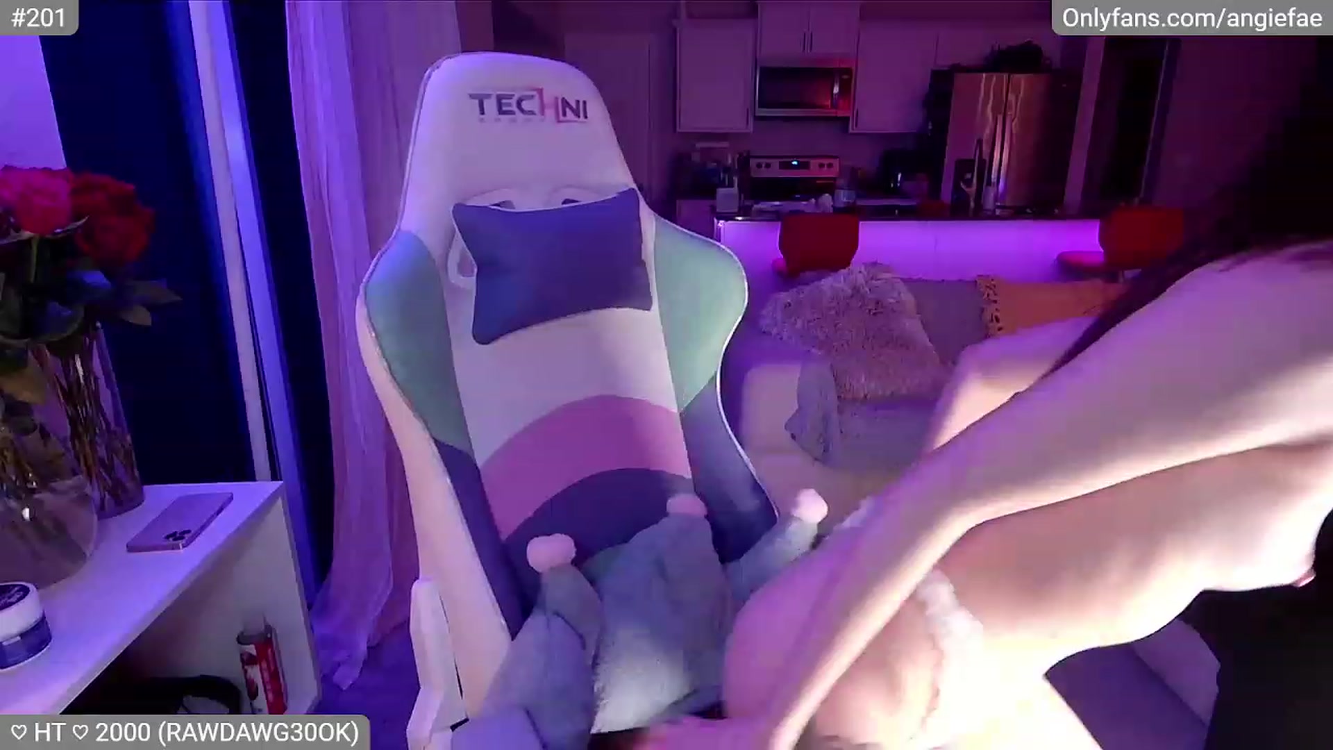 Gallery image thumbnail from skankhunt420's myfreecams stream on, 07/08/2023, 10:15 image 9 of 20