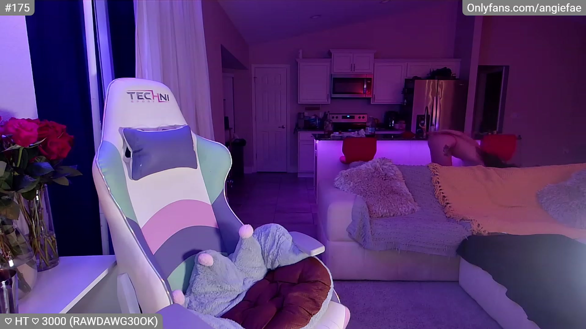 Gallery image thumbnail from skankhunt420's myfreecams stream on, 07/08/2023, 10:15 image 15 of 20