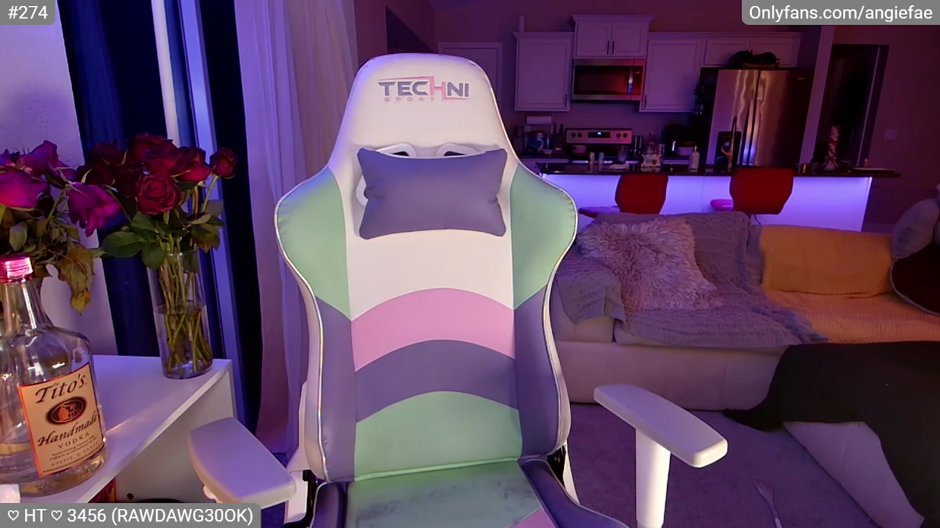 Gallery image thumbnail from skankhunt420's myfreecams stream on, 07/16/2023, 09:05 image 4 of 20