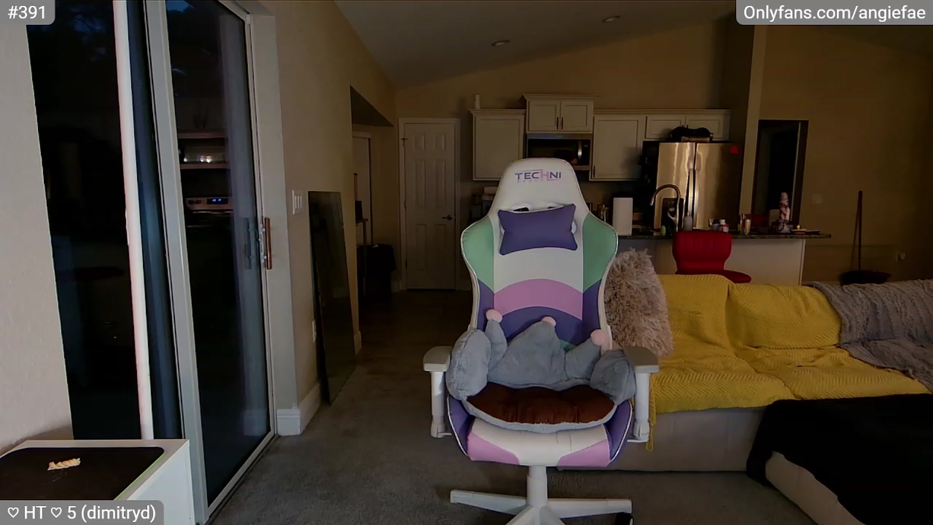 Gallery image thumbnail from skankhunt420's myfreecams stream on, 07/21/2023, 01:05 image 11 of 20