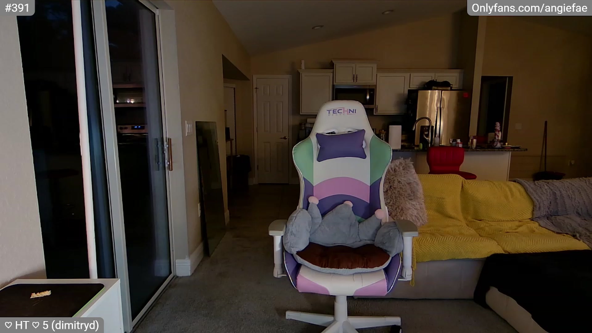 Gallery image thumbnail from skankhunt420's myfreecams stream on, 07/21/2023, 01:05 image 12 of 20