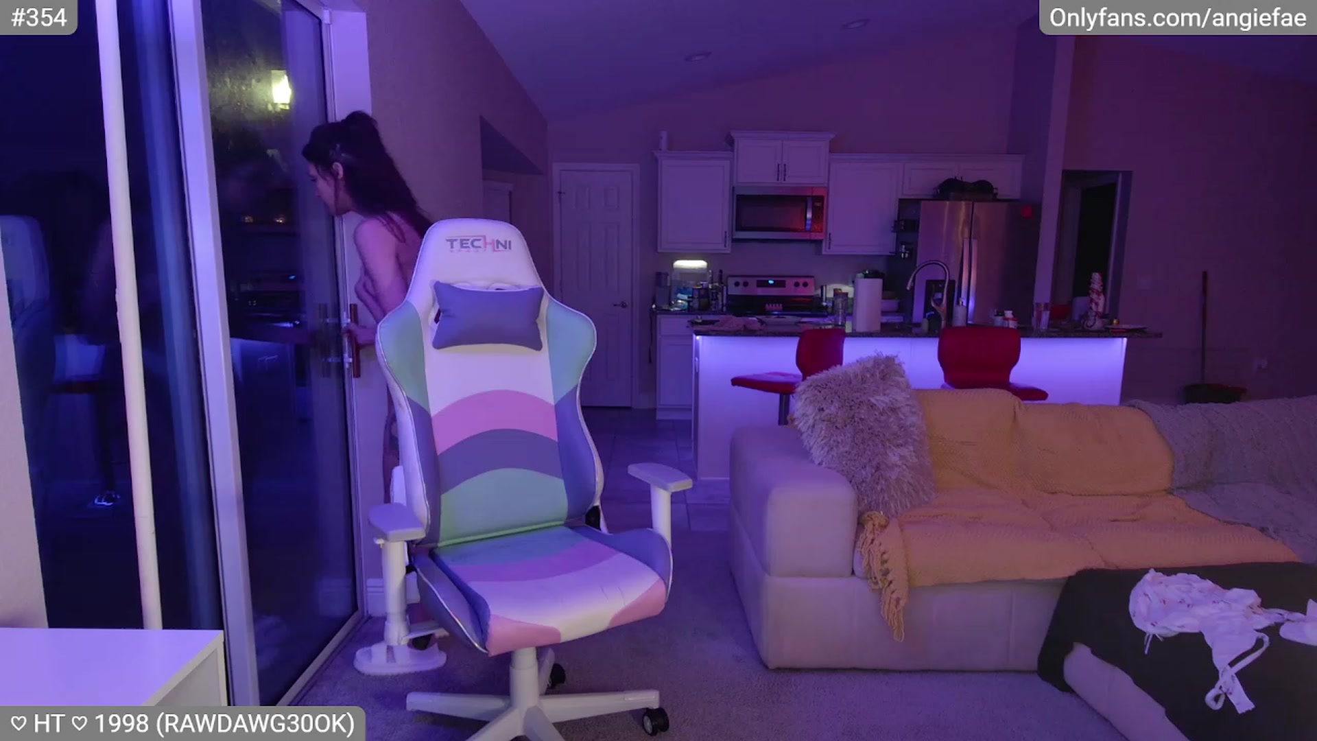 Gallery image thumbnail from skankhunt420's myfreecams stream on, 07/21/2023, 02:25 image 9 of 20