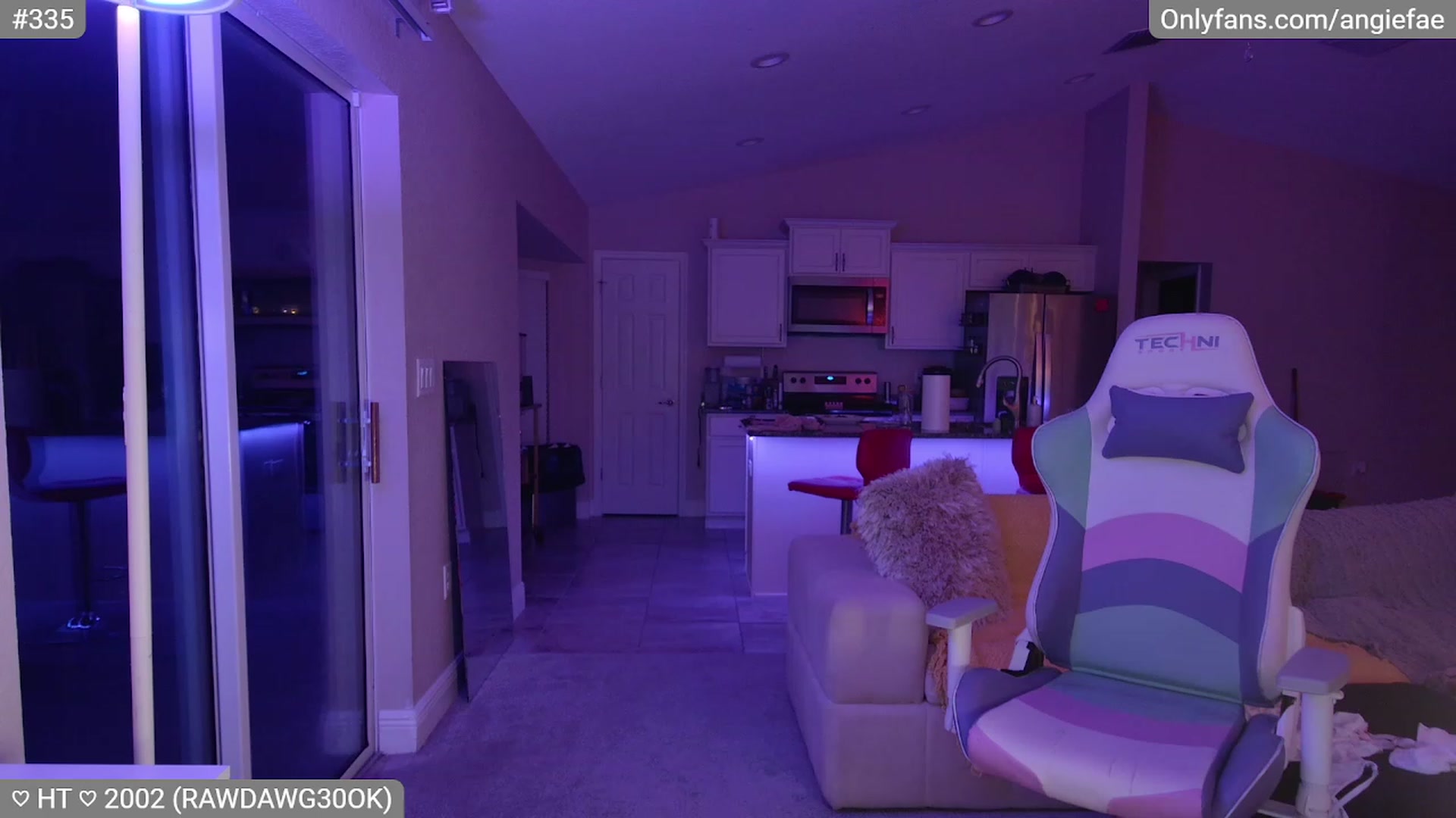Gallery image thumbnail from skankhunt420's myfreecams stream on, 07/21/2023, 02:25 image 15 of 20