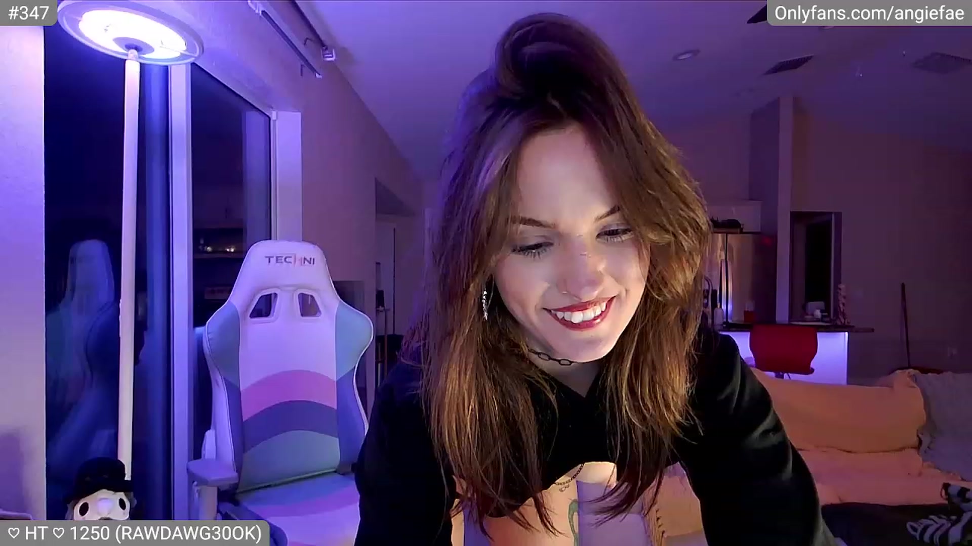 Gallery image thumbnail from skankhunt420's myfreecams stream on, 07/23/2023, 04:40 image 16 of 20