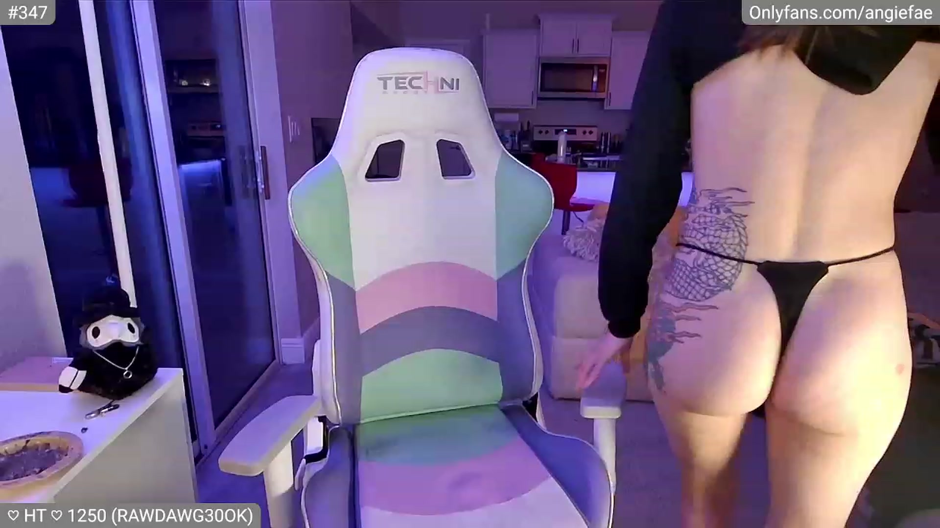 Gallery image thumbnail from skankhunt420's myfreecams stream on, 07/23/2023, 04:40 image 12 of 20