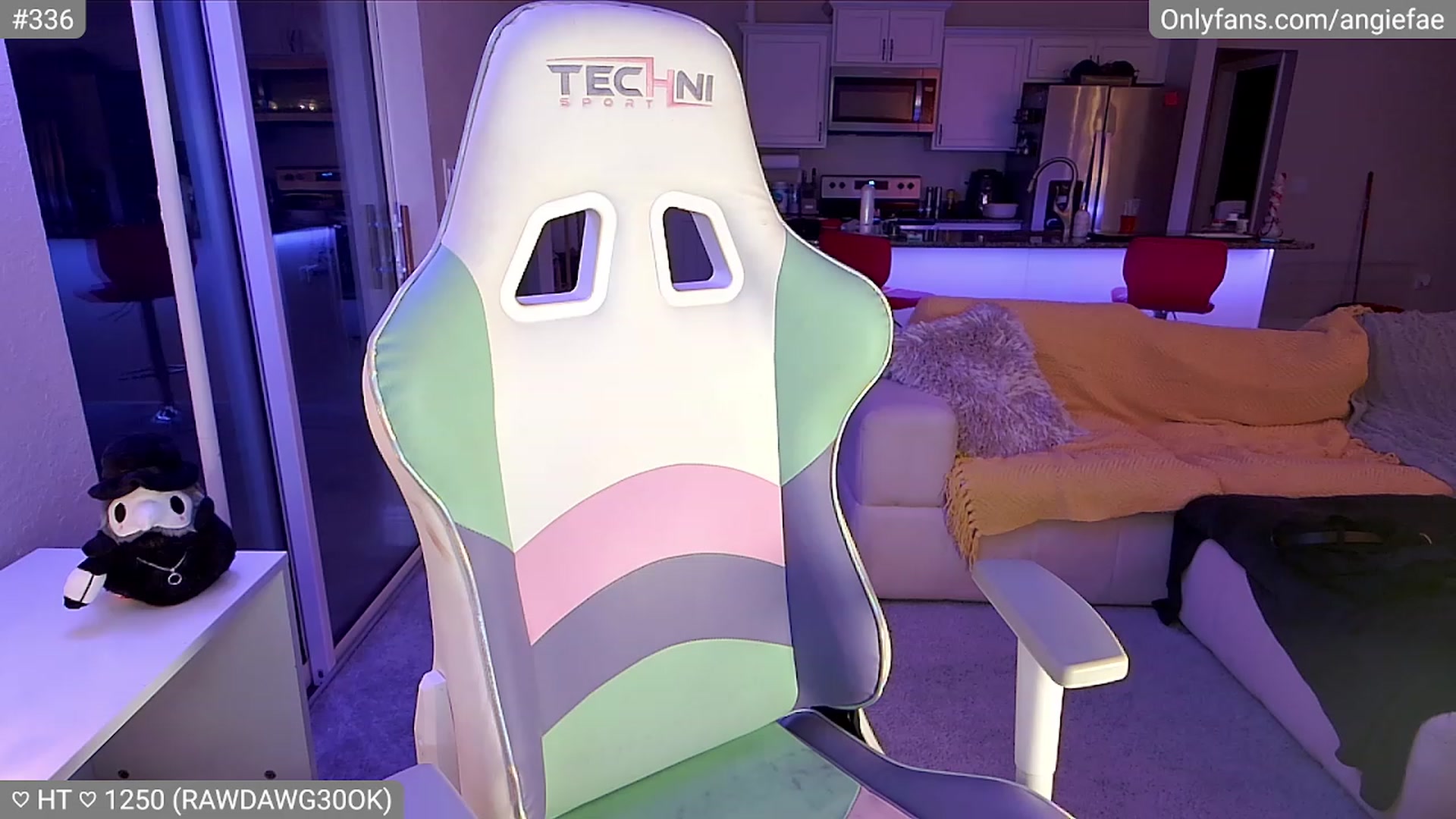 Gallery image thumbnail from skankhunt420's myfreecams stream on, 07/23/2023, 06:36 image 18 of 20