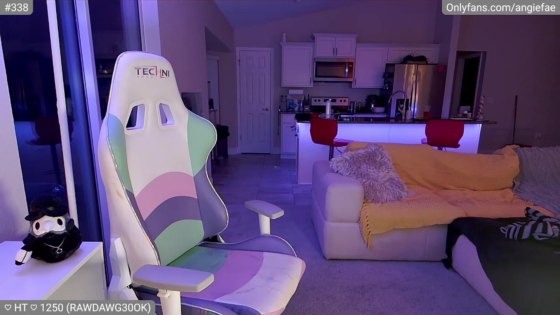 Gallery image thumbnail from skankhunt420's myfreecams stream on, 07/23/2023, 06:36 image 8 of 20