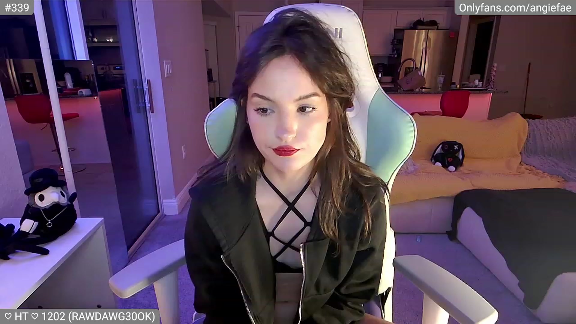 Gallery image thumbnail from skankhunt420's myfreecams stream on, 07/24/2023, 04:06 image 18 of 20