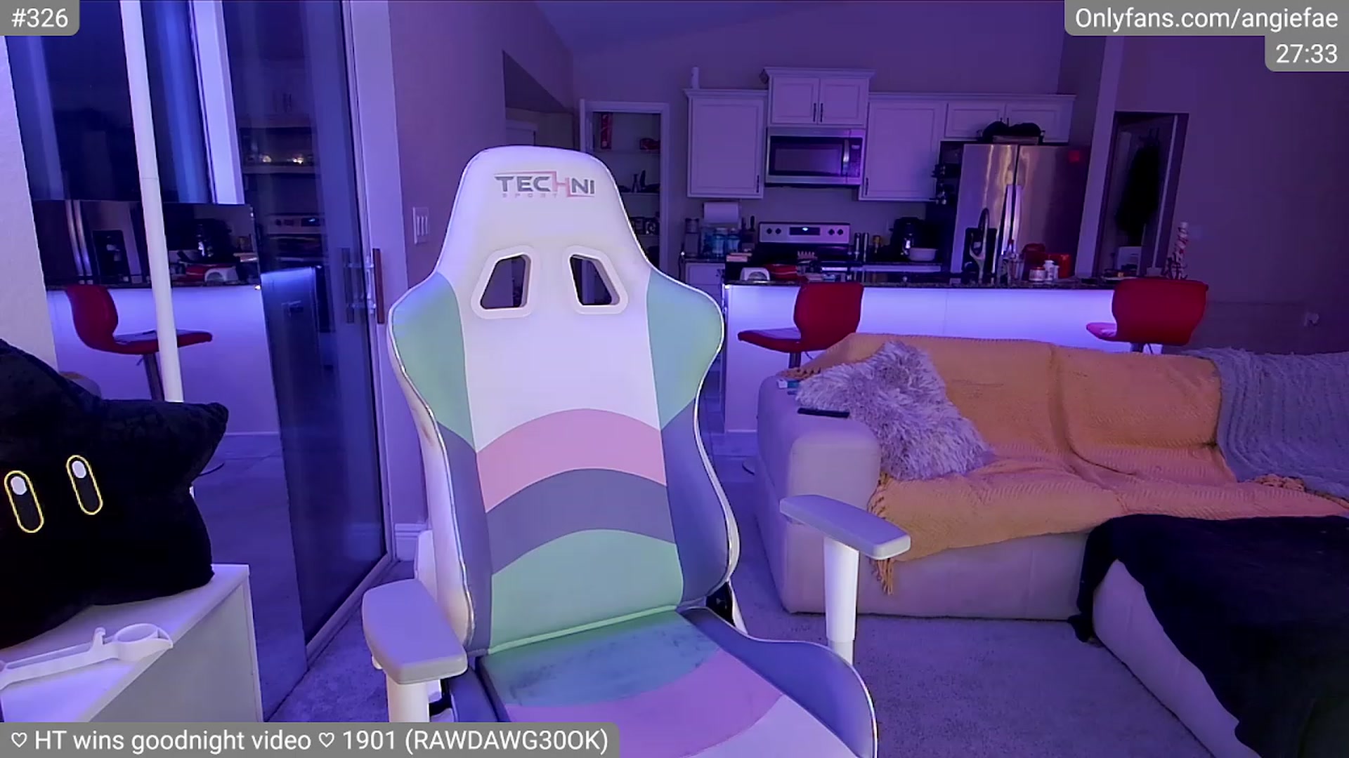 Gallery image thumbnail from skankhunt420's myfreecams stream on, 07/25/2023, 06:01 image 18 of 20