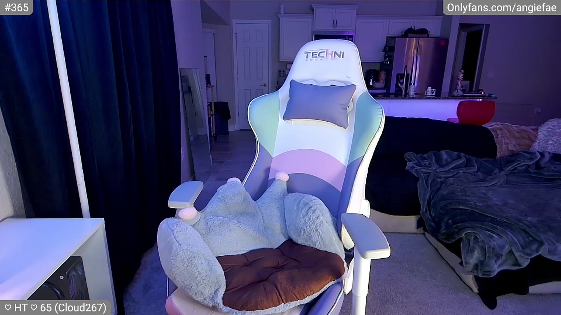 Gallery image thumbnail from skankhunt420's myfreecams stream on, 07/28/2023, 03:29 image 19 of 20