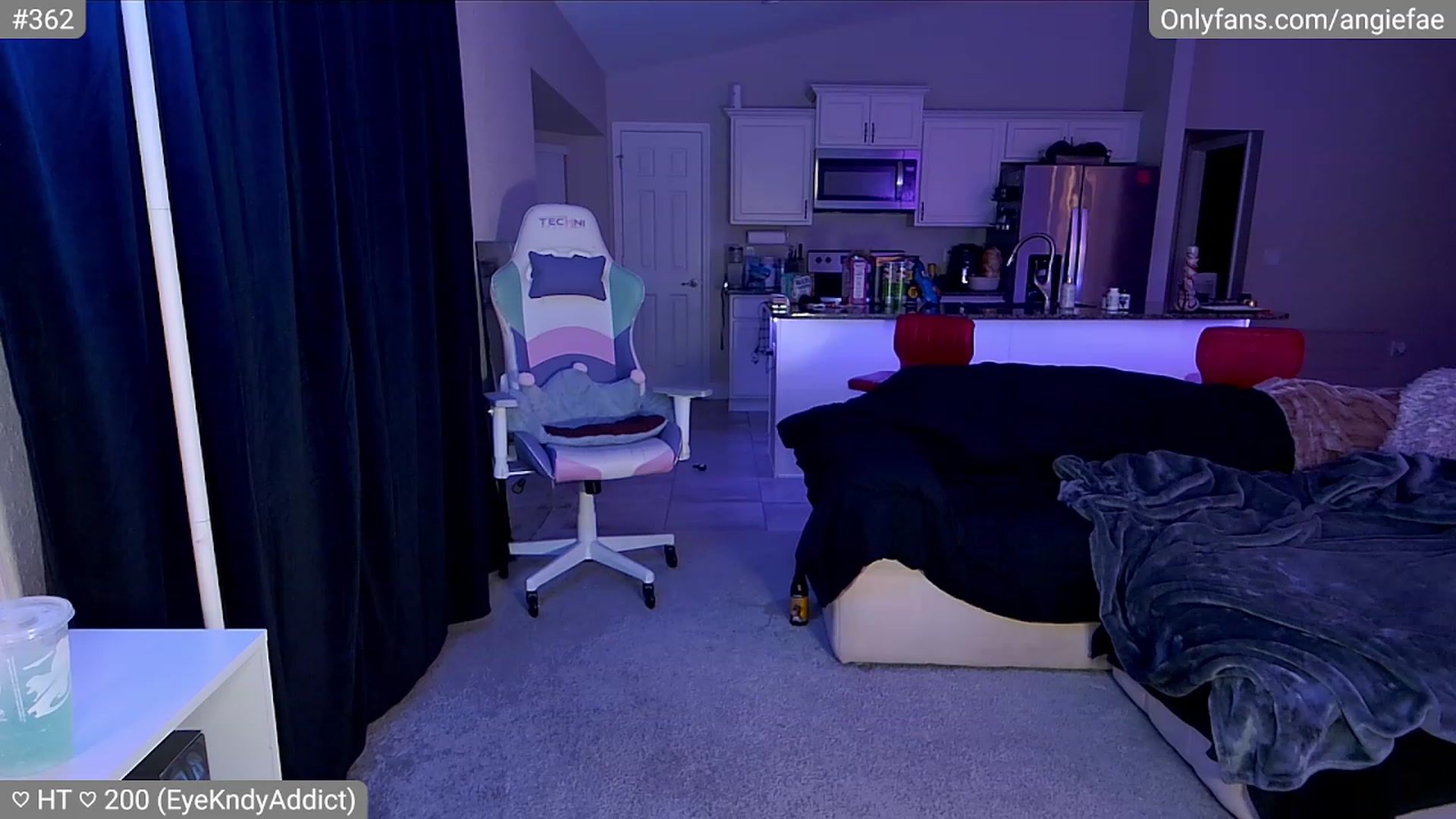 Gallery image thumbnail from skankhunt420's myfreecams stream on, 07/28/2023, 06:38 image 1 of 20