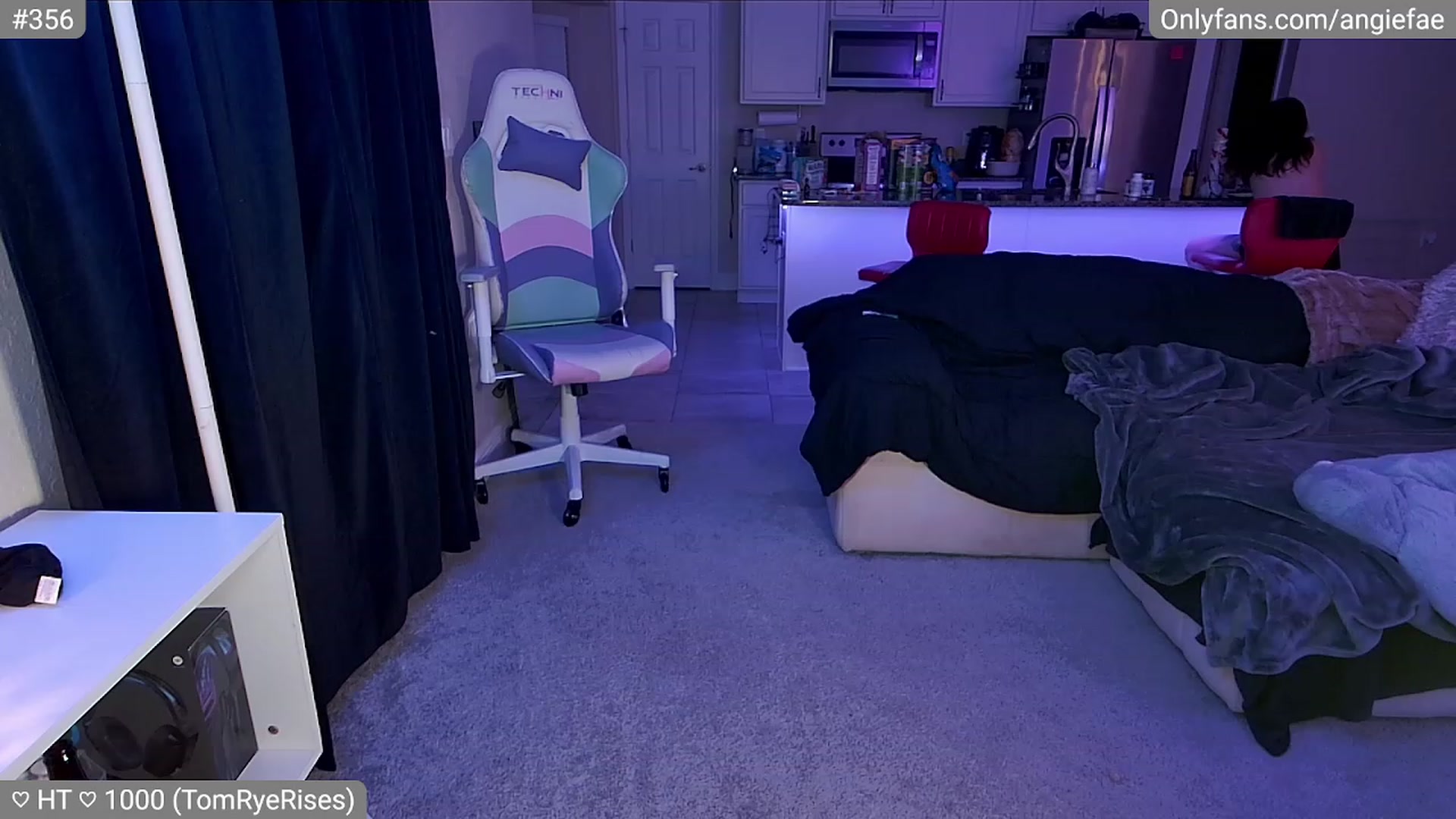 Gallery image thumbnail from skankhunt420's myfreecams stream on, 07/28/2023, 06:38 image 14 of 20