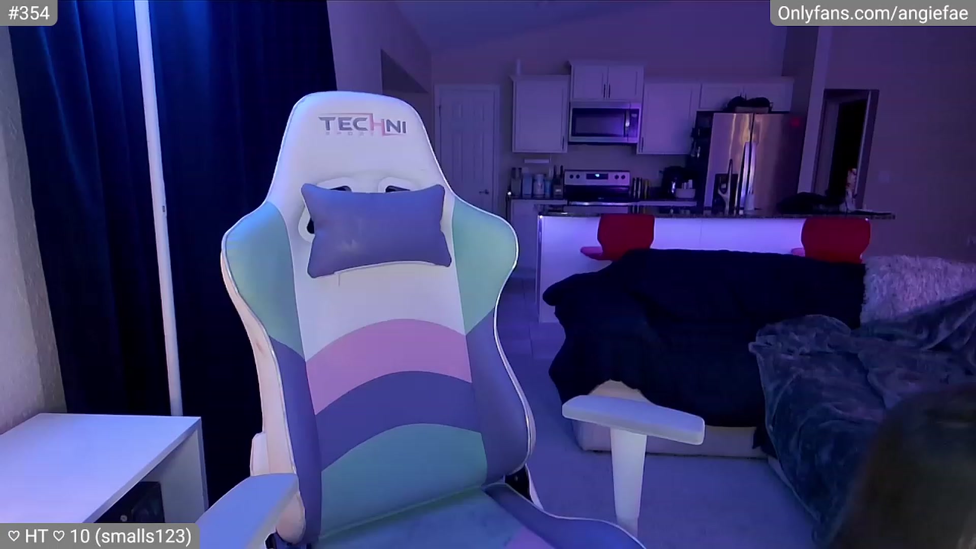Gallery image thumbnail from skankhunt420's myfreecams stream on, 07/31/2023, 04:25 image 1 of 20