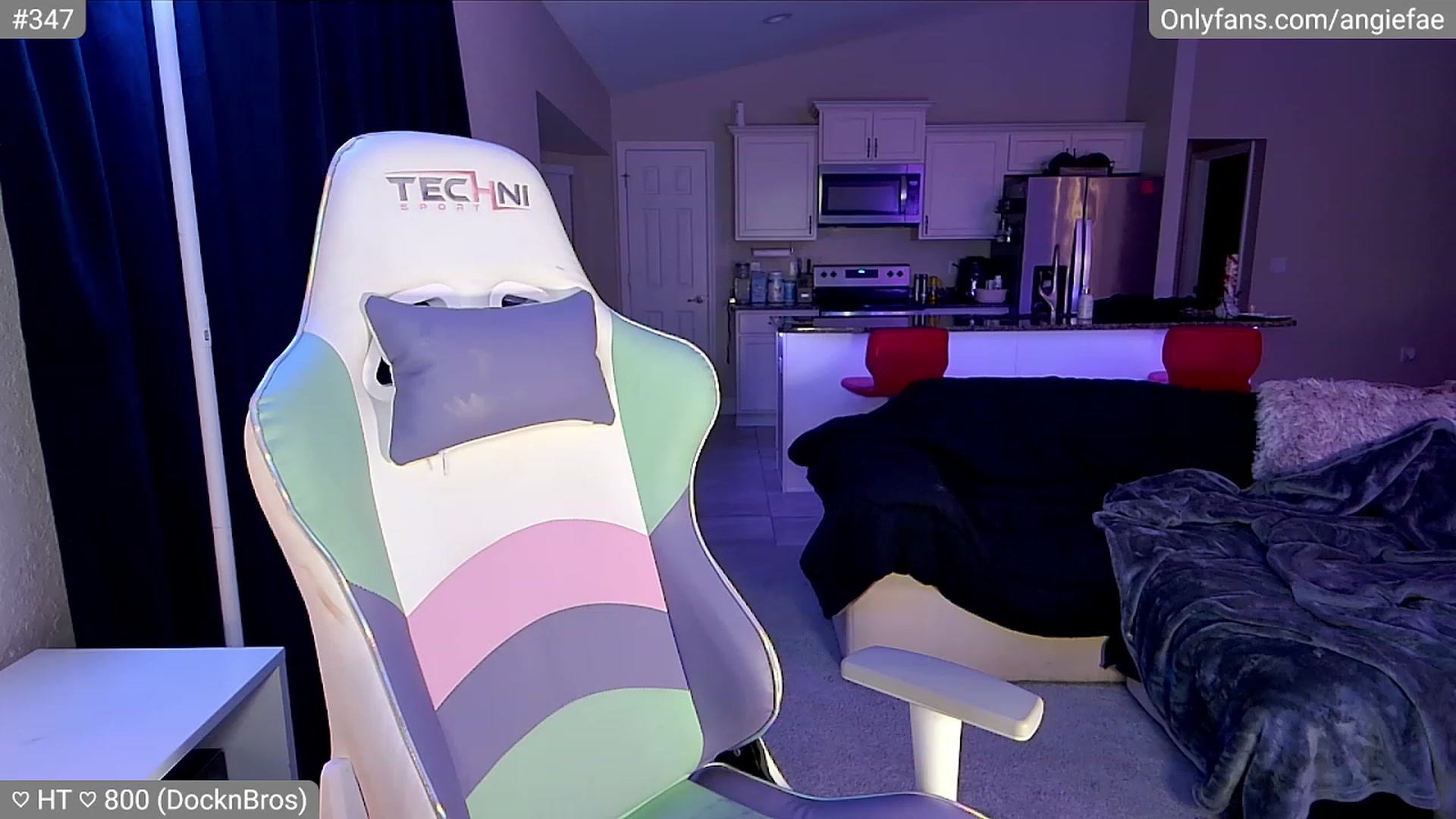 Gallery image thumbnail from skankhunt420's myfreecams stream on, 07/31/2023, 05:20 image 9 of 20