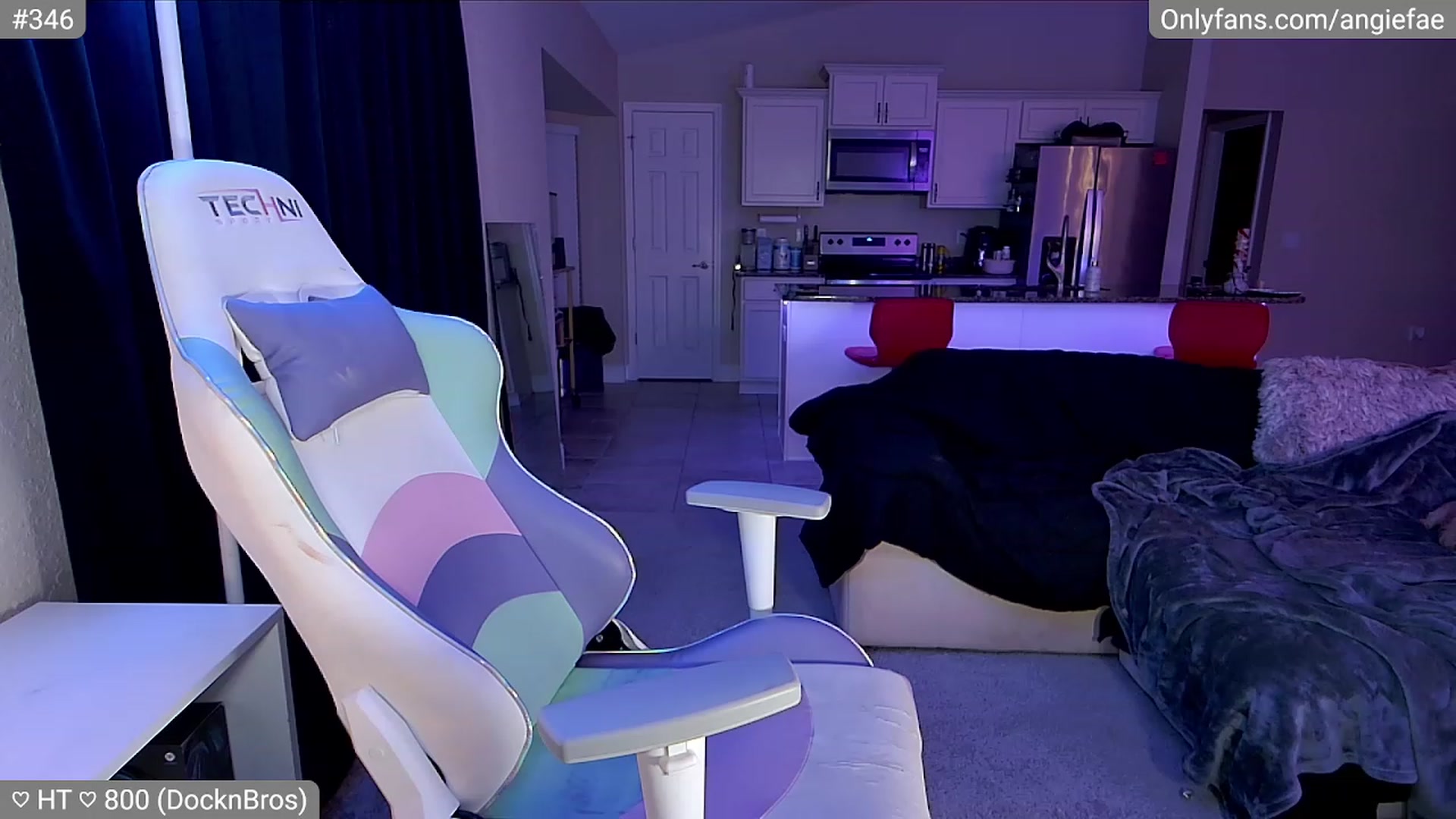Gallery image thumbnail from skankhunt420's myfreecams stream on, 07/31/2023, 05:44 image 8 of 20
