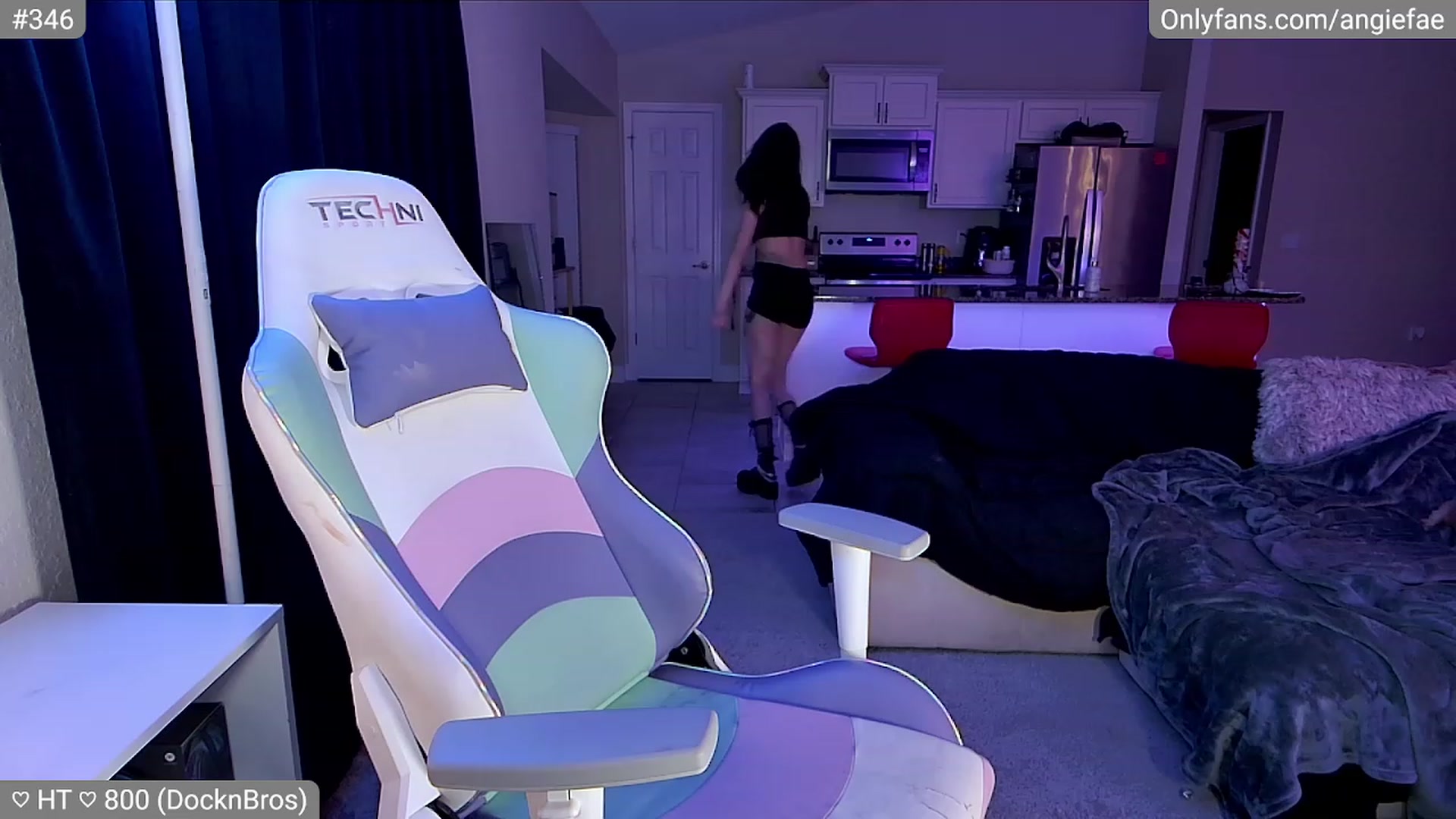 Gallery image thumbnail from skankhunt420's myfreecams stream on, 07/31/2023, 05:44 image 6 of 20