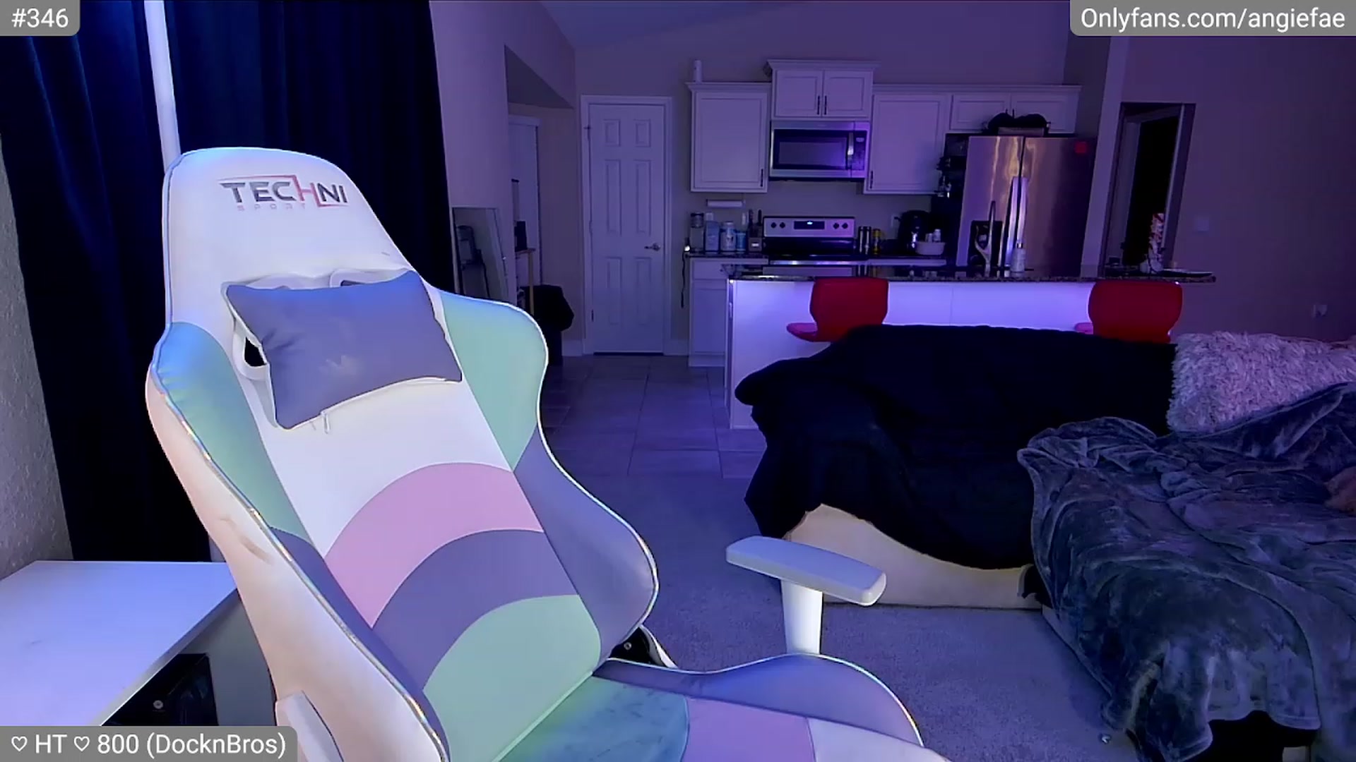 Gallery image thumbnail from skankhunt420's myfreecams stream on, 07/31/2023, 05:44 image 16 of 20
