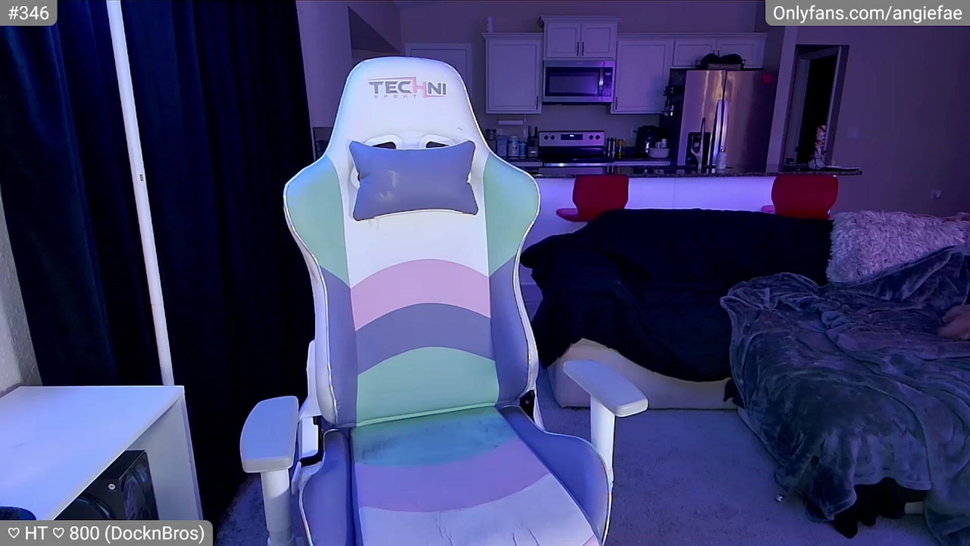 Gallery image thumbnail from skankhunt420's myfreecams stream on, 07/31/2023, 07:00 image 6 of 20