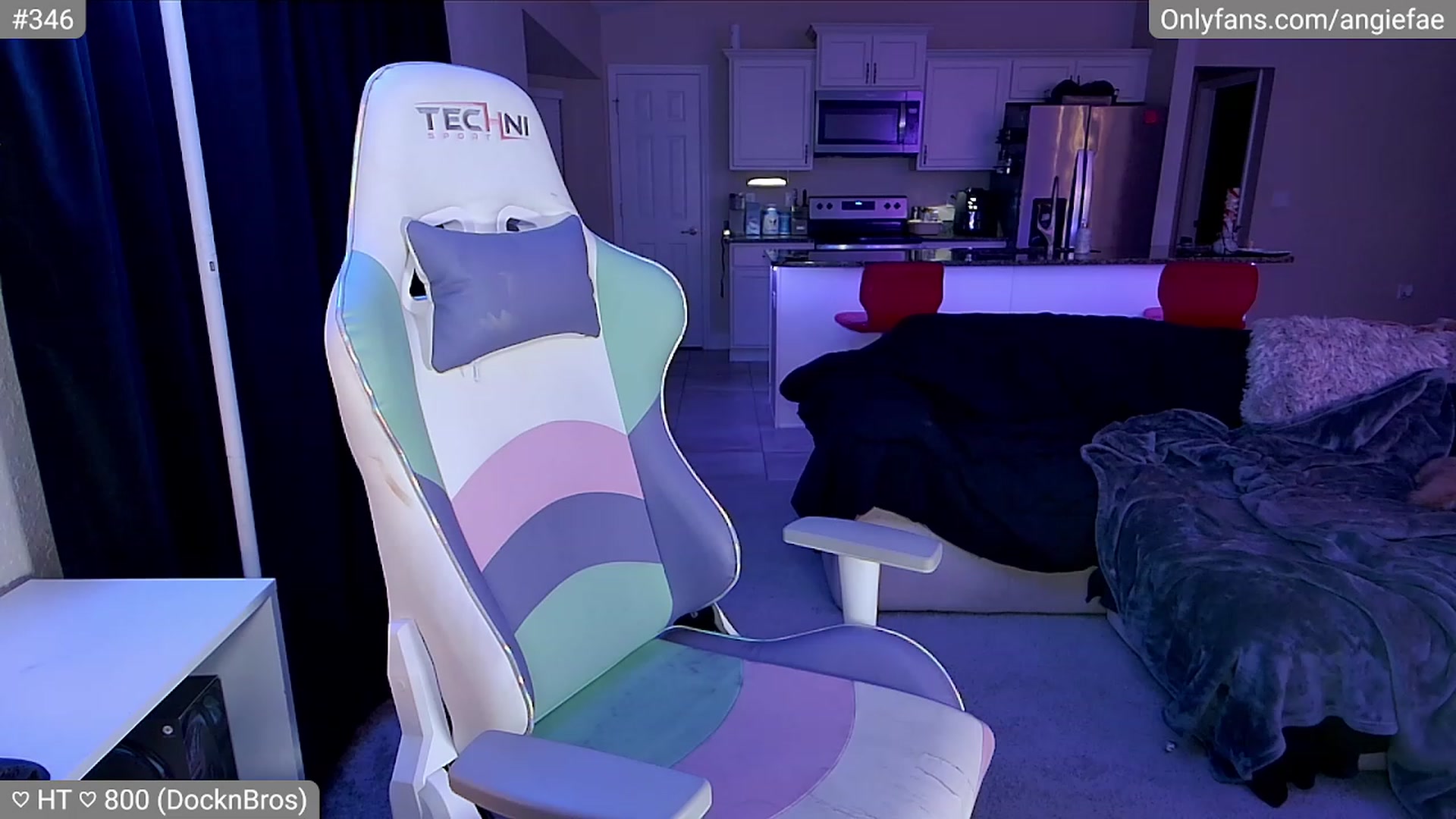Gallery image thumbnail from skankhunt420's myfreecams stream on, 07/31/2023, 07:00 image 8 of 20