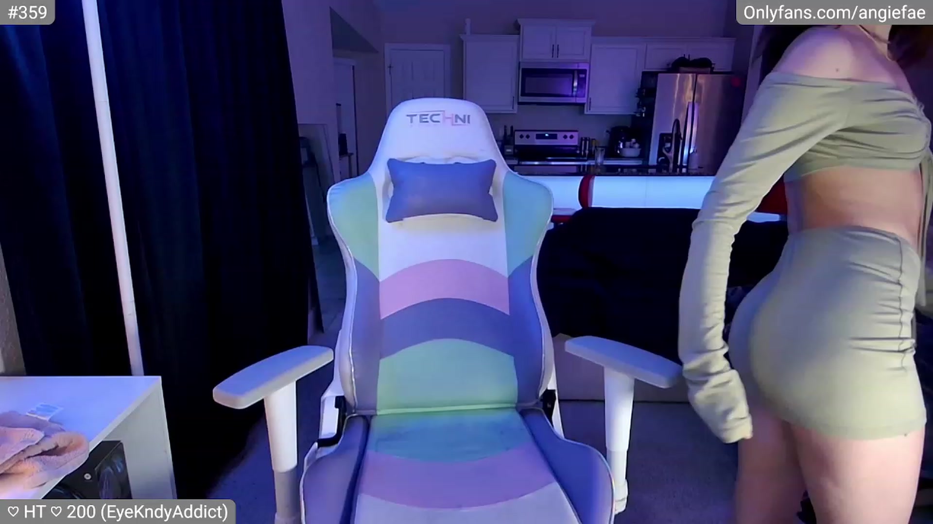 Gallery image thumbnail from skankhunt420's myfreecams stream on, 08/01/2023, 05:33 image 14 of 20