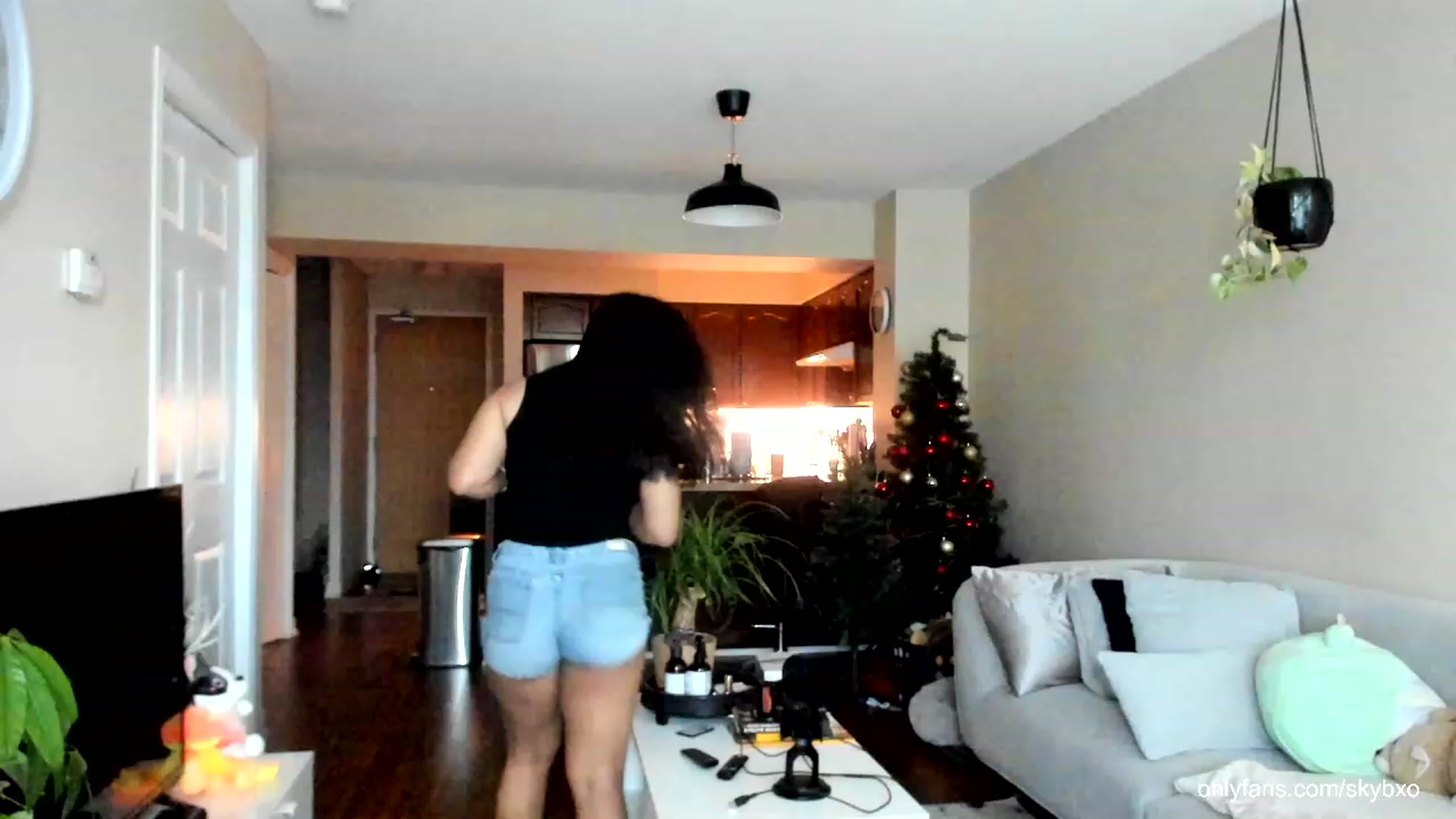 Gallery image thumbnail from skybxo's myfreecams stream on, 02/10/2024, 22:20 image 3 of 20