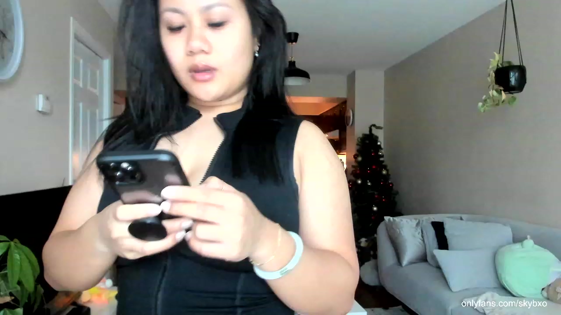 Gallery image thumbnail from skybxo's myfreecams stream on, 02/10/2024, 22:20 image 1 of 20