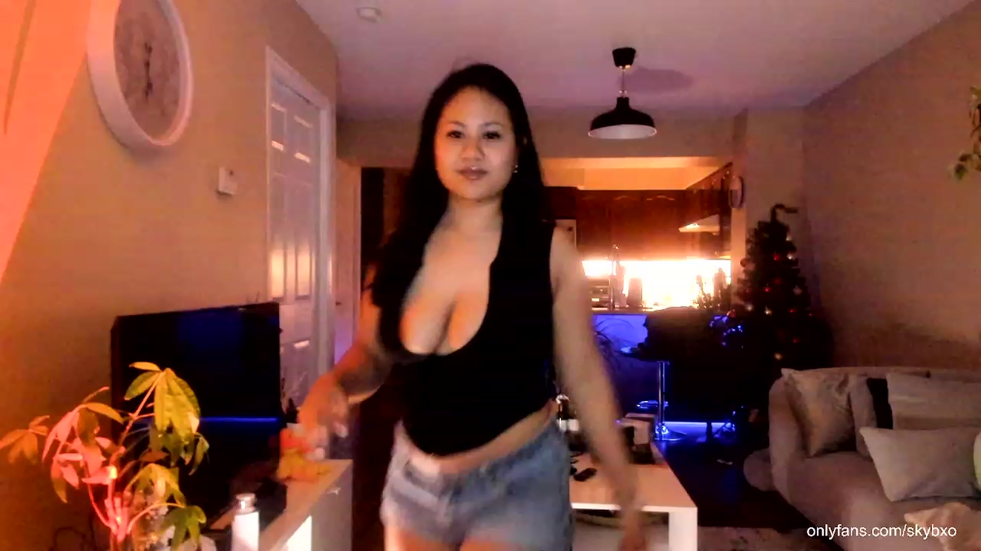 Gallery image thumbnail from skybxo's myfreecams stream on, 02/10/2024, 22:40 image 13 of 20