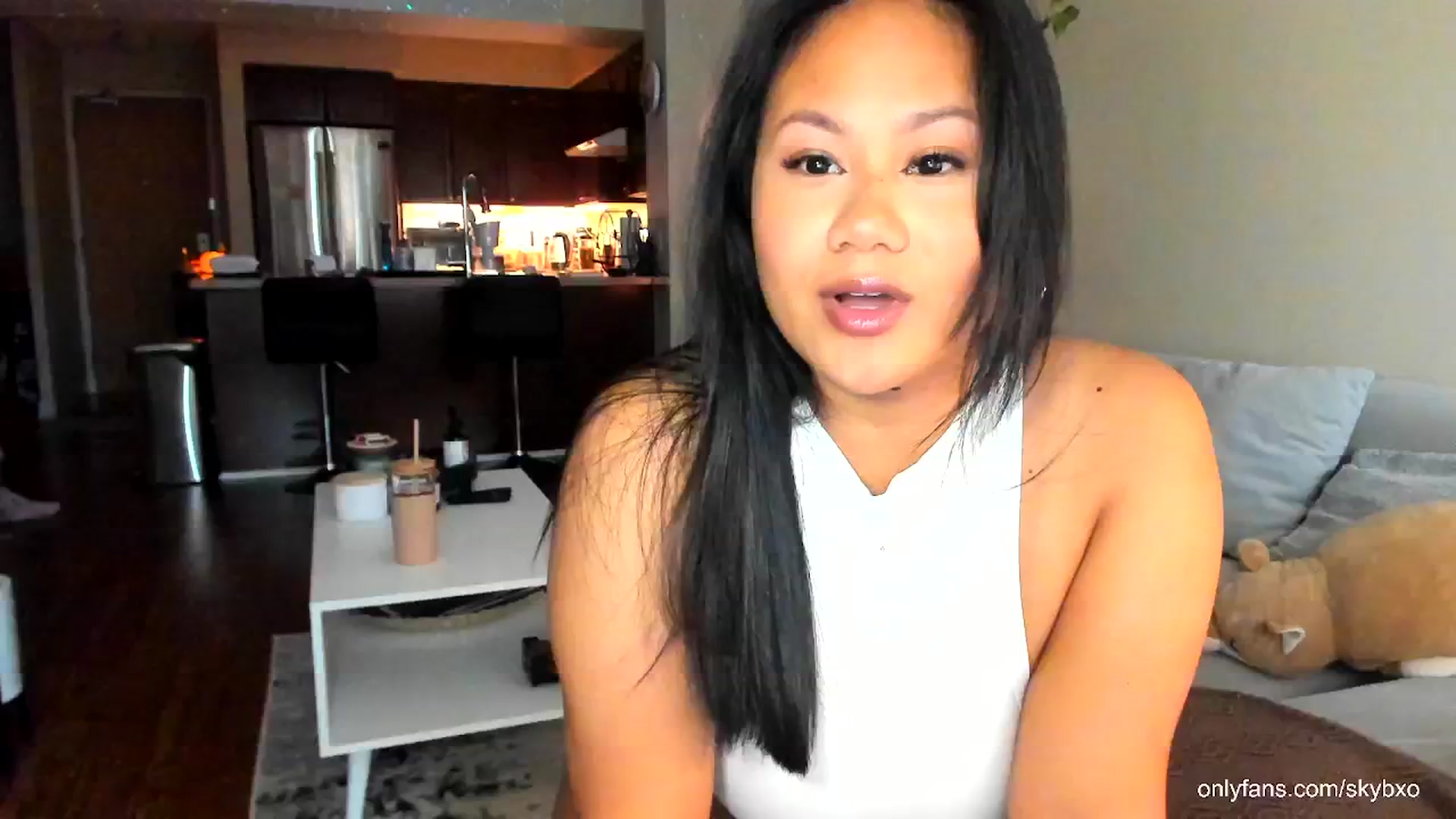 Gallery image thumbnail from skybxo's myfreecams stream on, 04/17/2024, 22:22 image 1 of 20