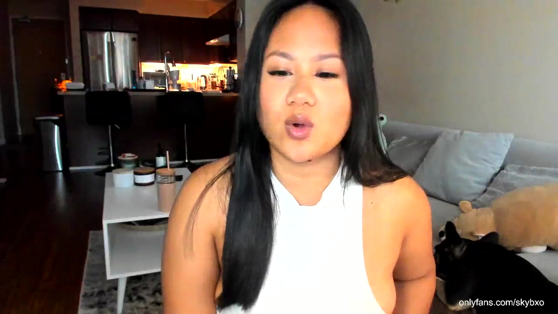 Gallery image thumbnail from skybxo's myfreecams stream on, 04/17/2024, 22:22 image 16 of 20