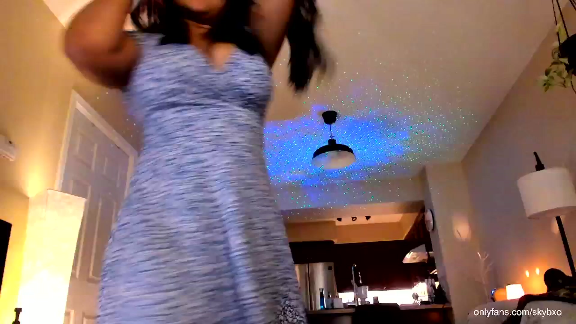 Gallery image thumbnail from skybxo's myfreecams stream on, 04/19/2024, 01:31 image 10 of 20
