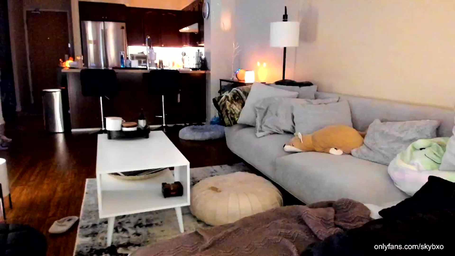 Gallery image thumbnail from skybxo's myfreecams stream on, 04/19/2024, 01:31 image 1 of 20