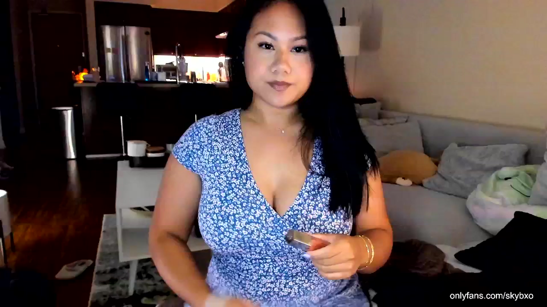 Gallery image thumbnail from skybxo's myfreecams stream on, 04/19/2024, 01:31 image 2 of 20