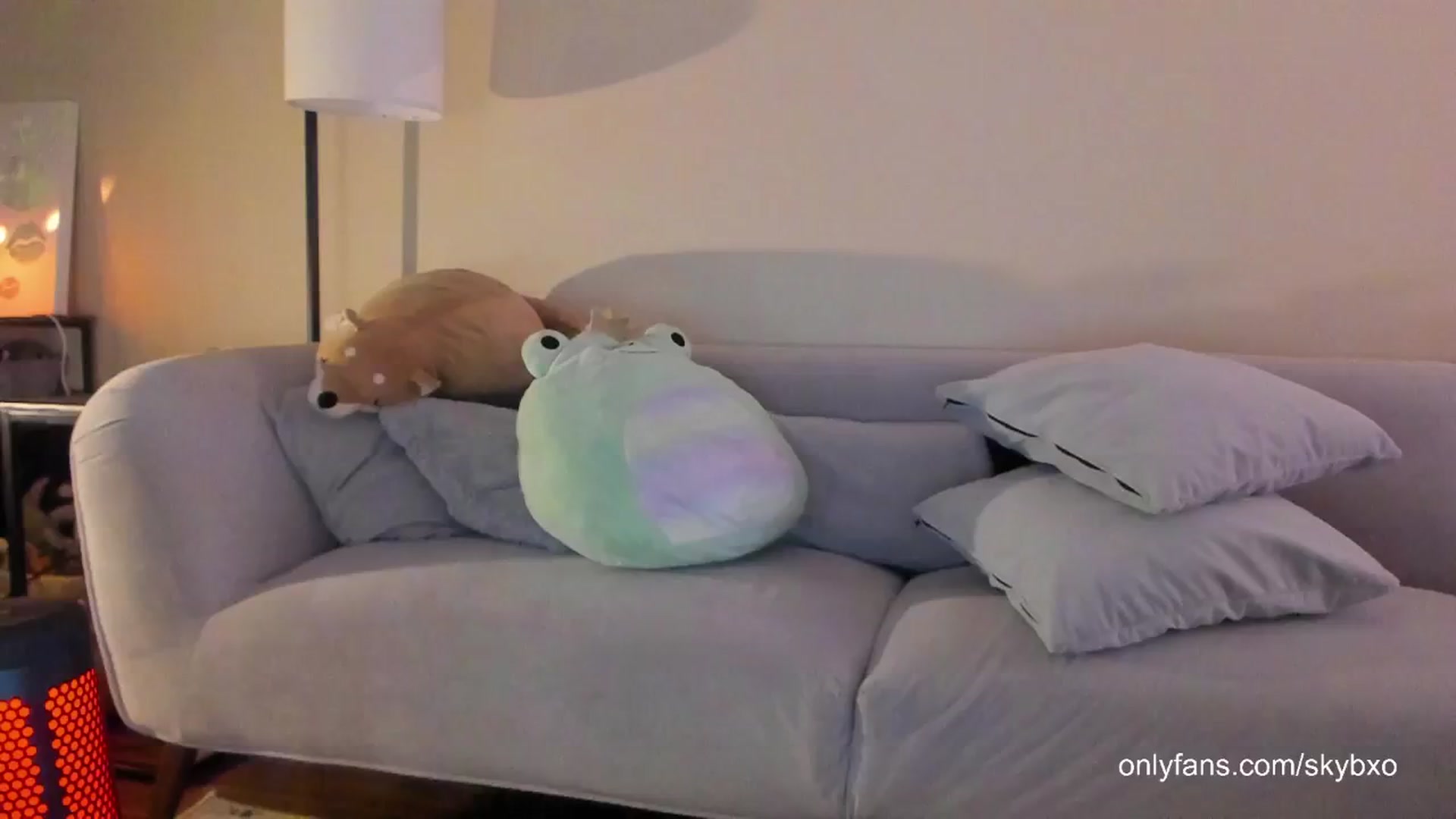 Gallery image thumbnail from skybxo's myfreecams stream on, 04/28/2024, 04:09 image 17 of 20
