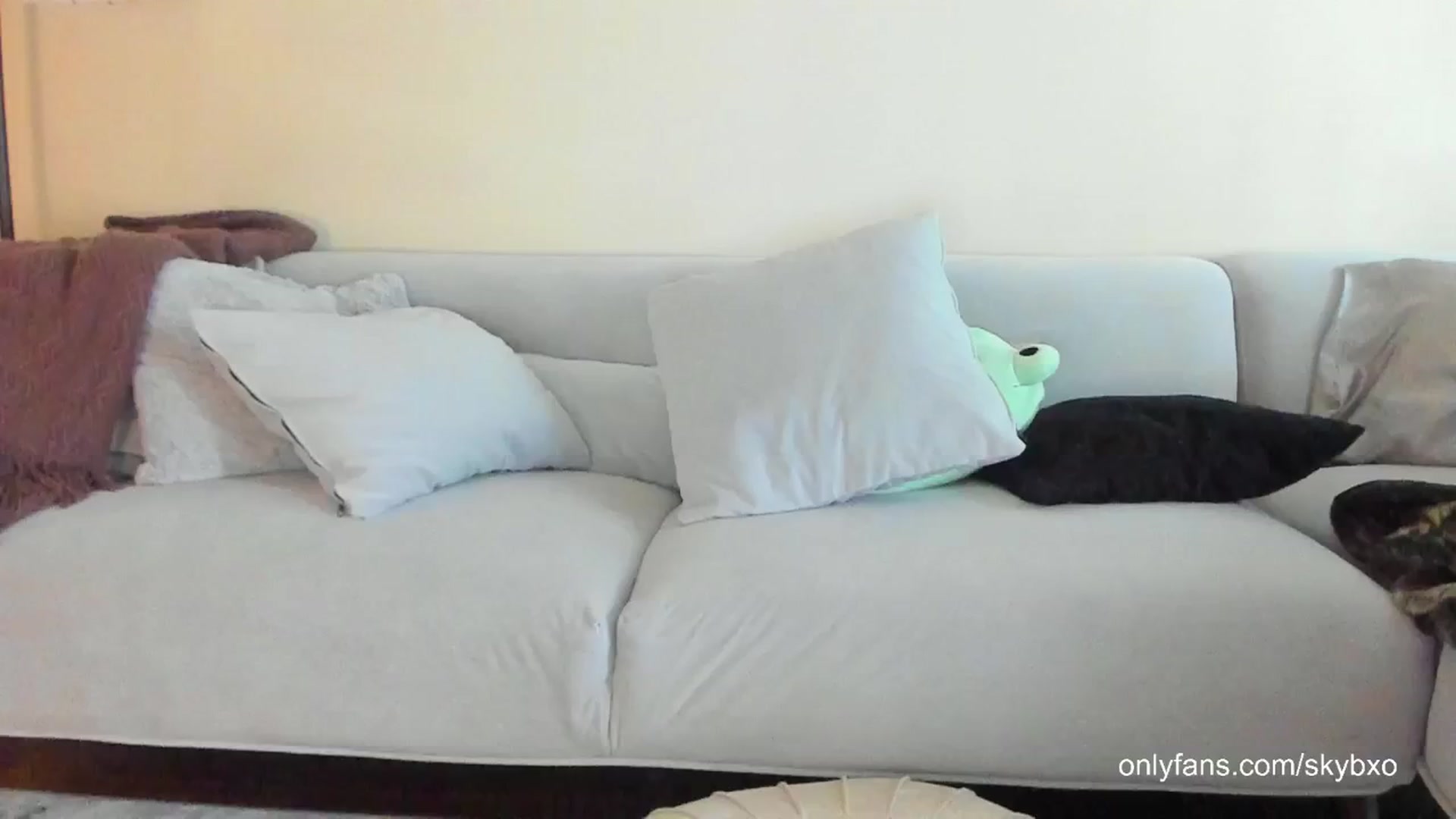 Gallery image thumbnail from skybxo's myfreecams stream on, 04/28/2024, 23:20 image 18 of 20