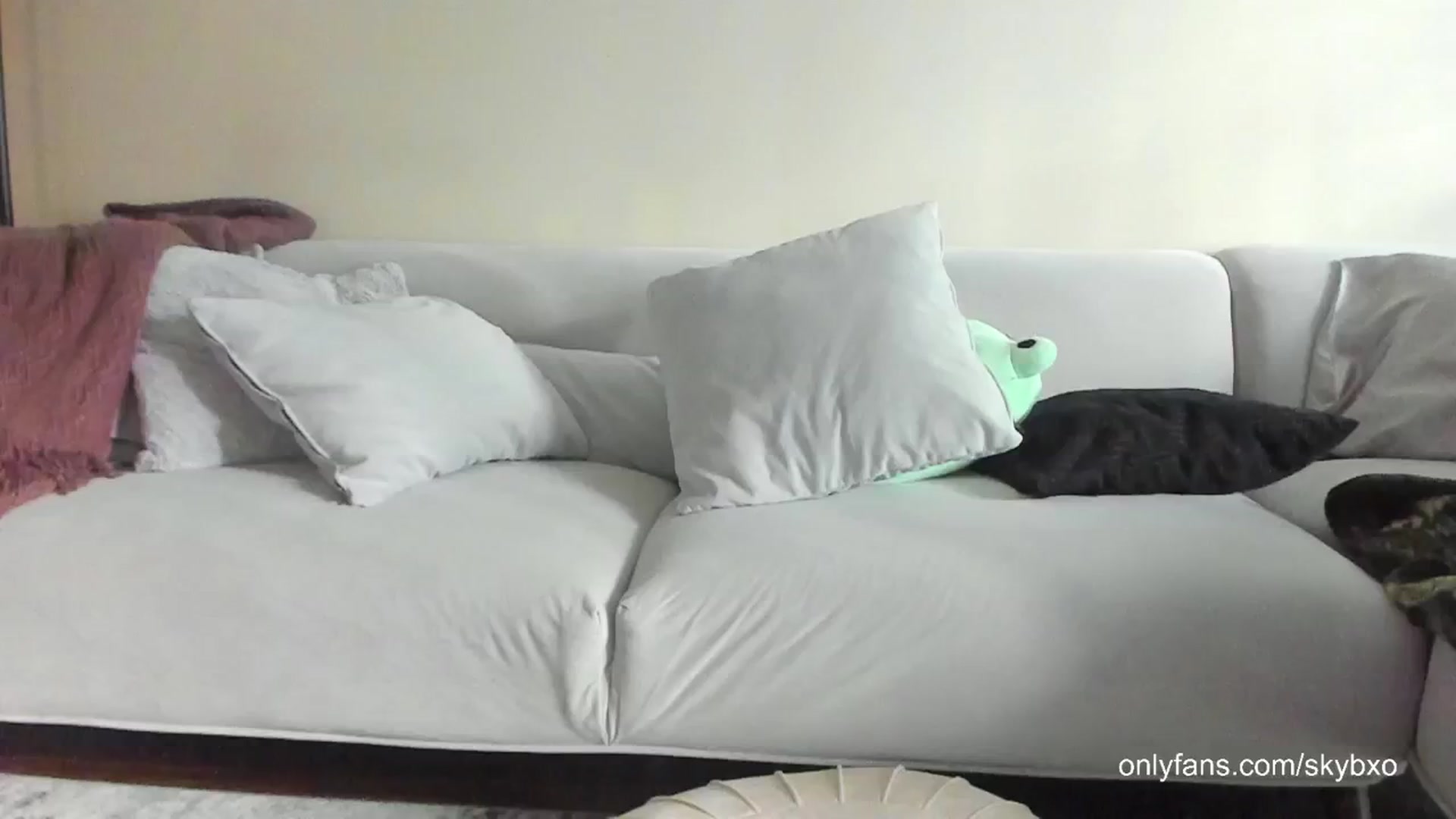 Gallery image thumbnail from skybxo's myfreecams stream on, 04/28/2024, 23:20 image 10 of 20