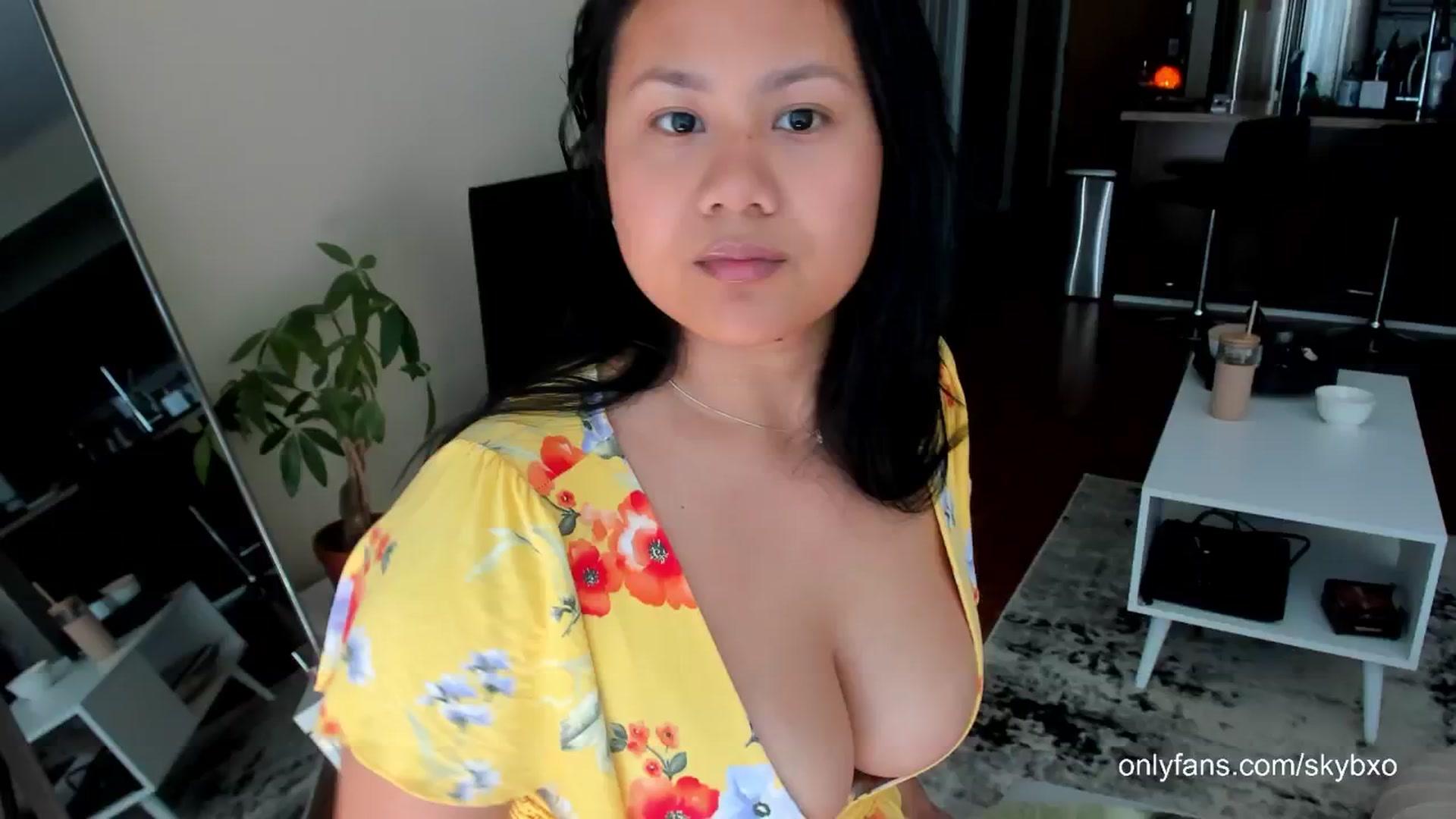 Gallery image thumbnail from skybxo's myfreecams stream on, 05/04/2024, 20:10 image 14 of 20