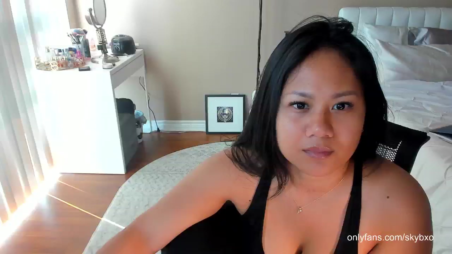 Gallery image thumbnail from skybxo's myfreecams stream on, 05/26/2024, 24:02 image 7 of 20