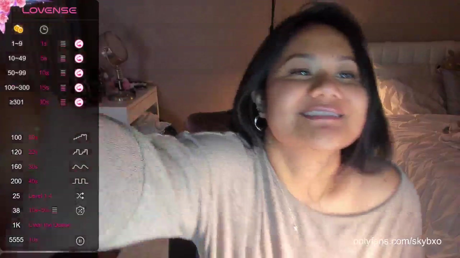 Gallery image thumbnail from skybxo's myfreecams stream on, 06/03/2024, 02:35 image 8 of 20