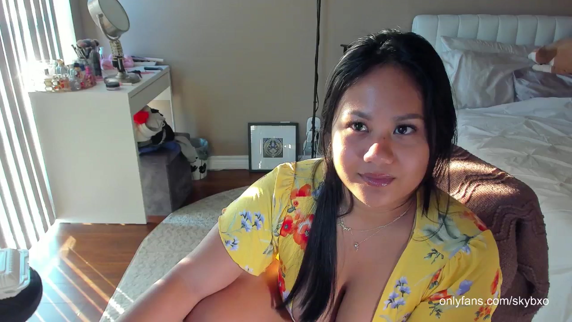 Gallery image thumbnail from skybxo's myfreecams stream on, 06/05/2024, 24:14 image 15 of 20