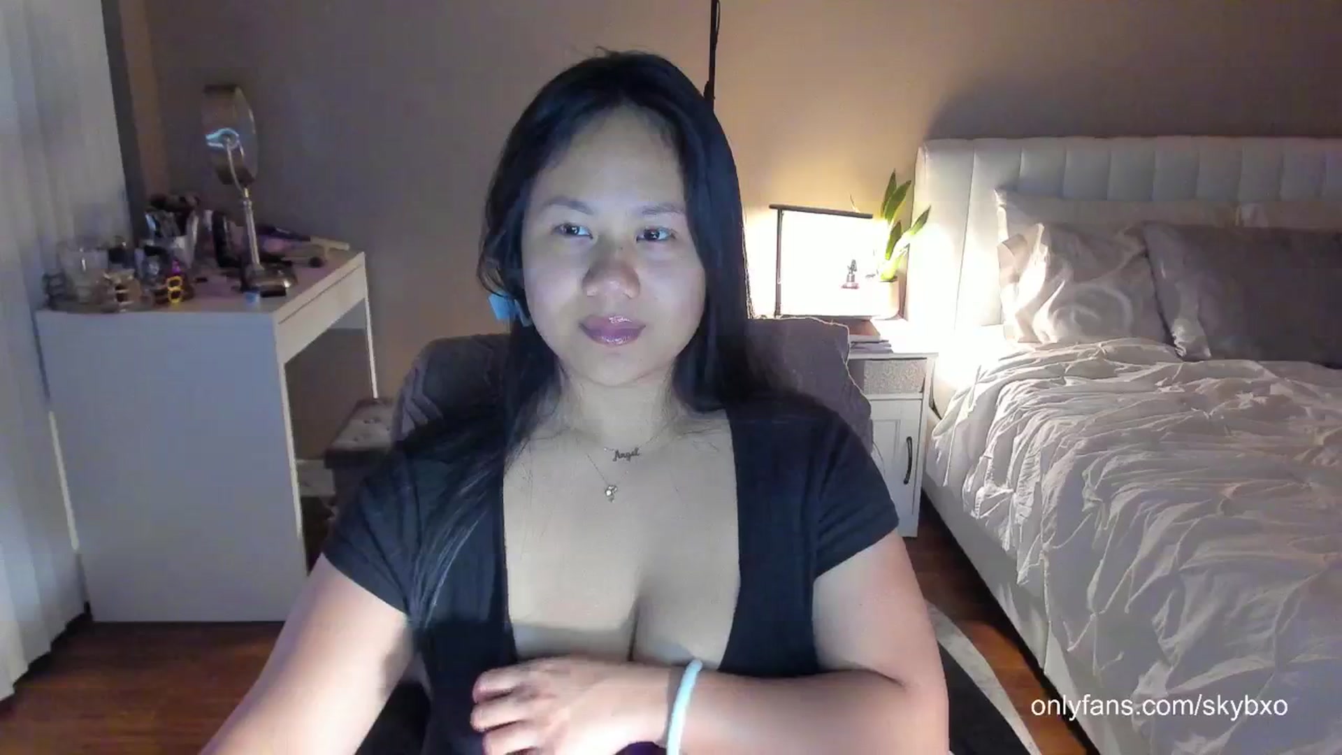 Gallery image thumbnail from skybxo's myfreecams stream on, 06/16/2024, 05:15 image 20 of 20