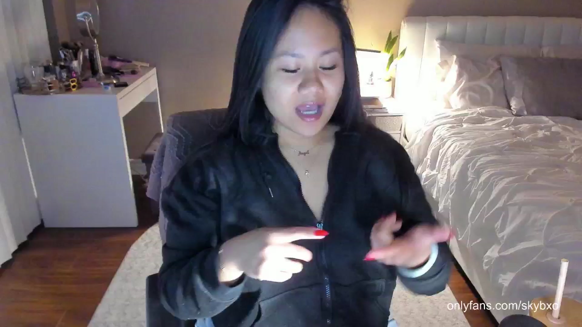 Gallery image thumbnail from skybxo's myfreecams stream on, 06/16/2024, 05:15 image 1 of 20