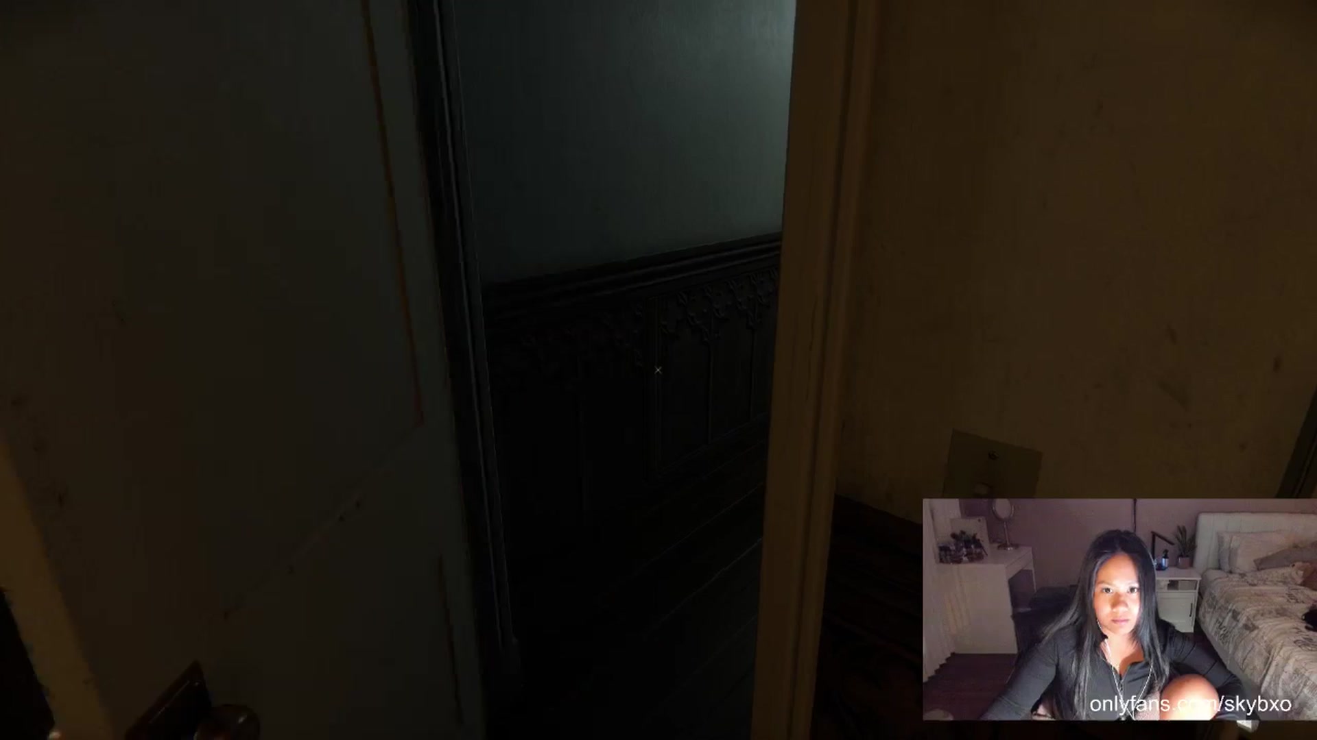 Gallery image thumbnail from skybxo's myfreecams stream on, 06/25/2024, 04:37 image 13 of 20