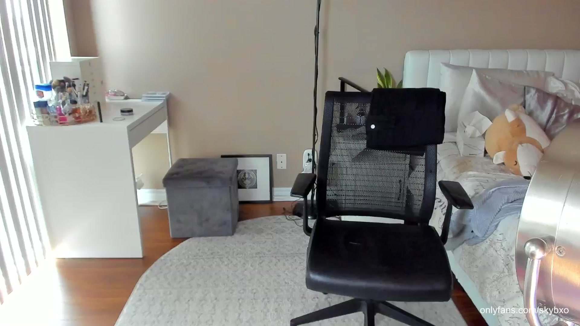 Gallery image thumbnail from skybxo's myfreecams stream on, 06/28/2024, 22:12 image 14 of 20