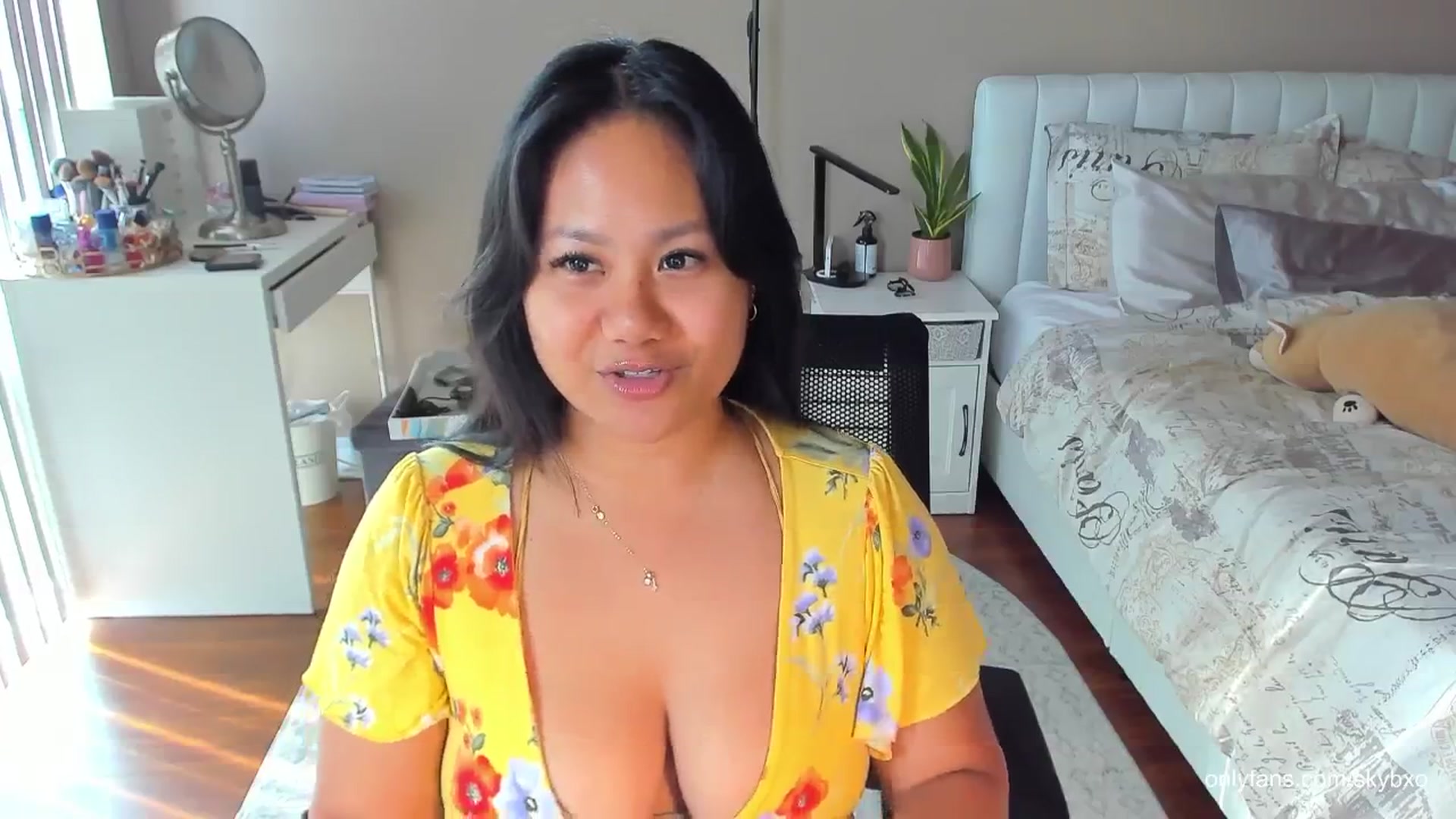 Gallery image thumbnail from skybxo's myfreecams stream on, 07/06/2024, 22:46 image 6 of 20