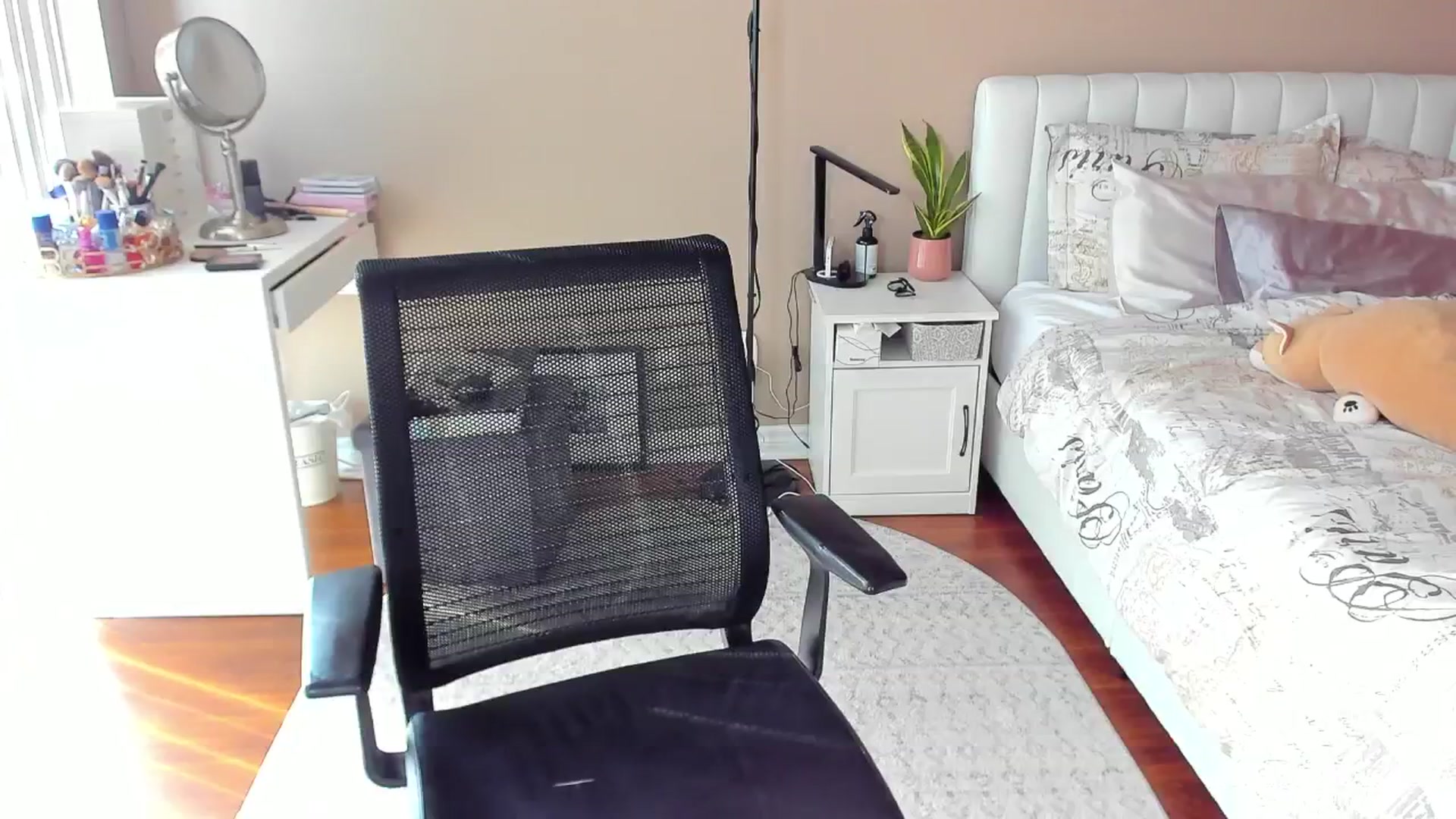 Gallery image thumbnail from skybxo's myfreecams stream on, 07/06/2024, 22:46 image 11 of 20